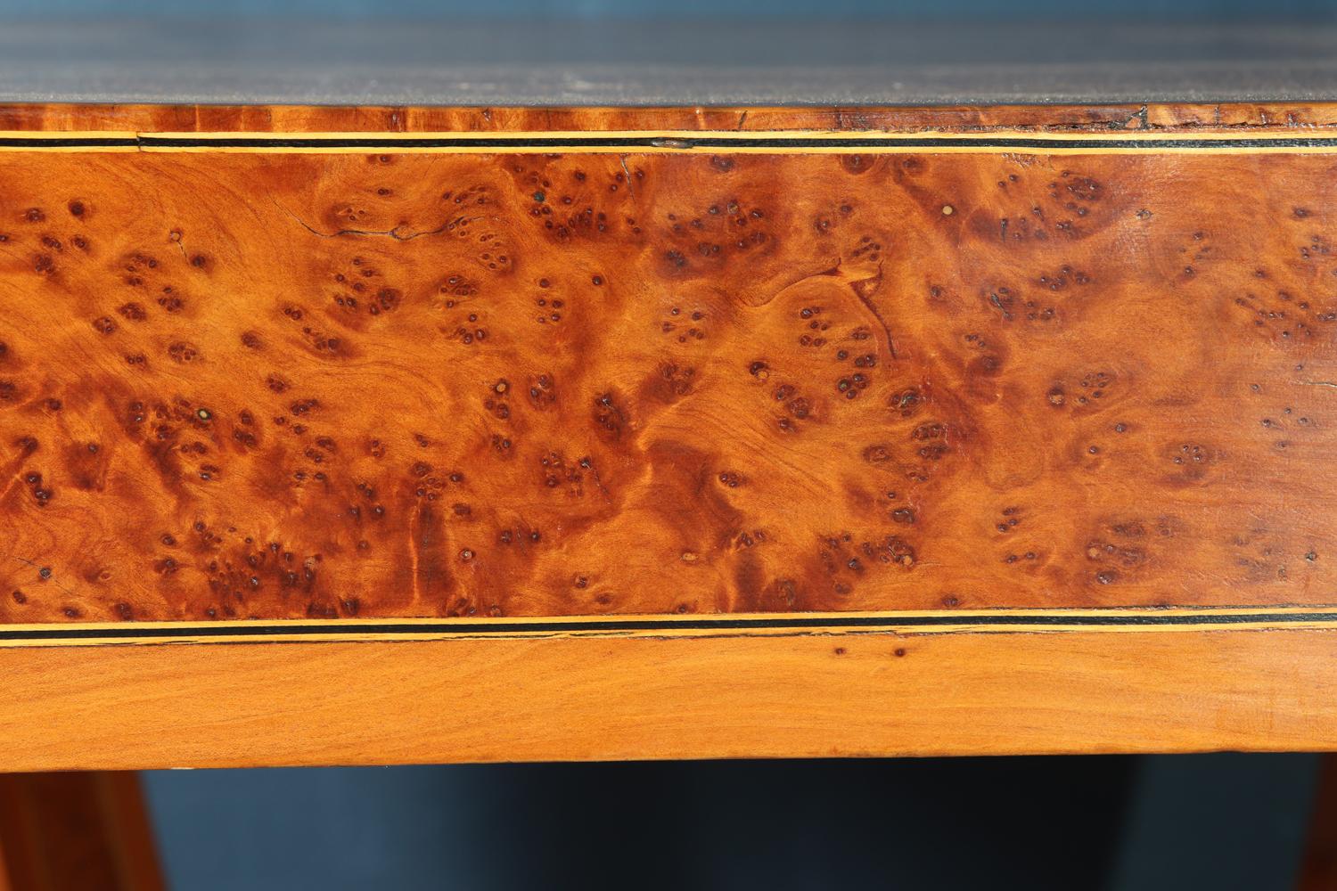 Art Deco Coffee Table in Burr Yew, circa 1930 For Sale 6