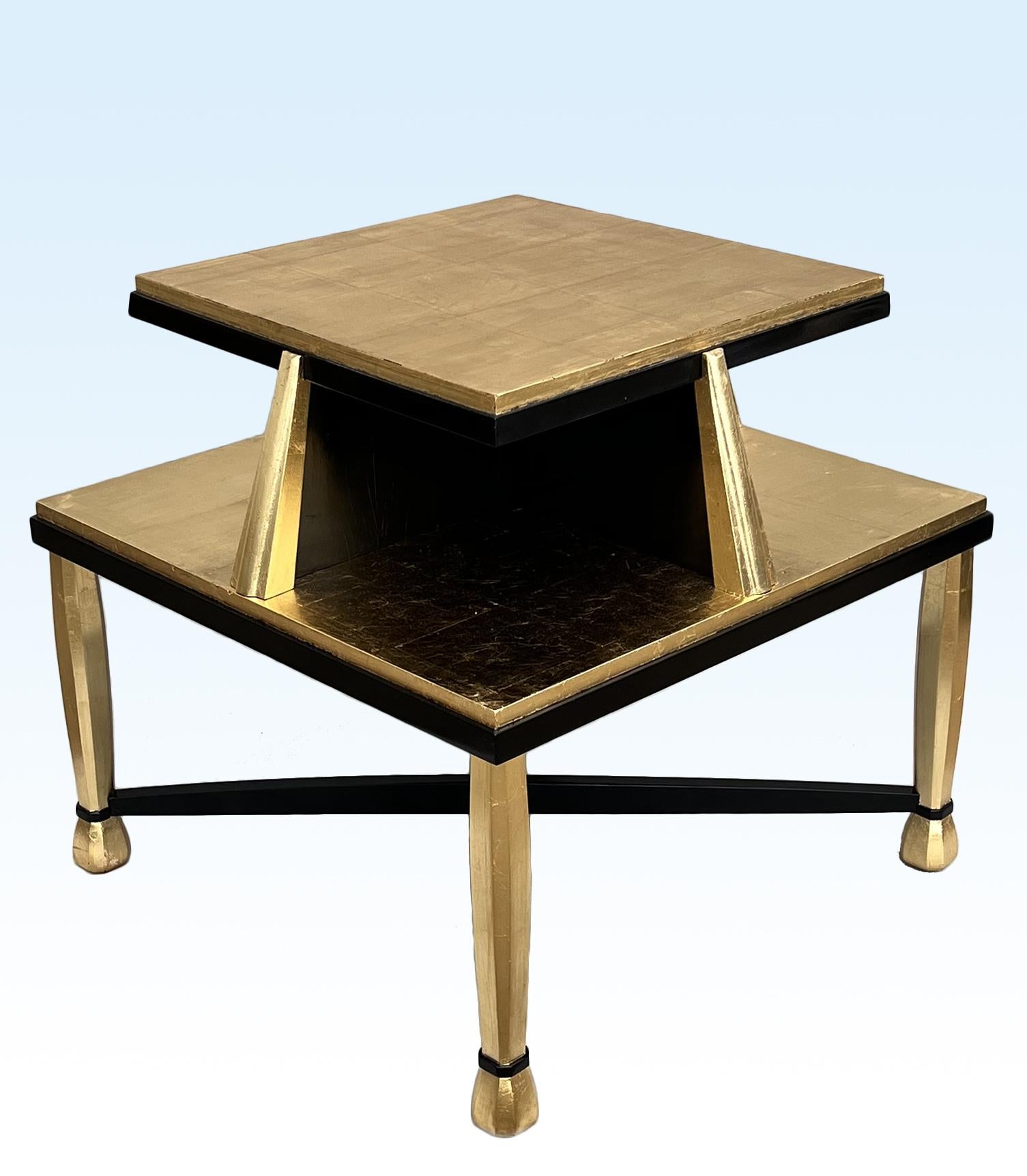Mid-20th Century Art Deco Coffee Table in Giltwood and Black Lacquer, 1930s For Sale