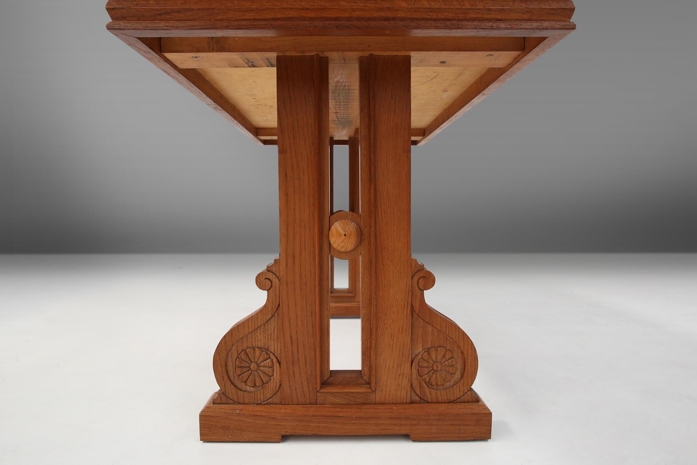 Art Deco Coffee Table in Oak, 1940s For Sale 1