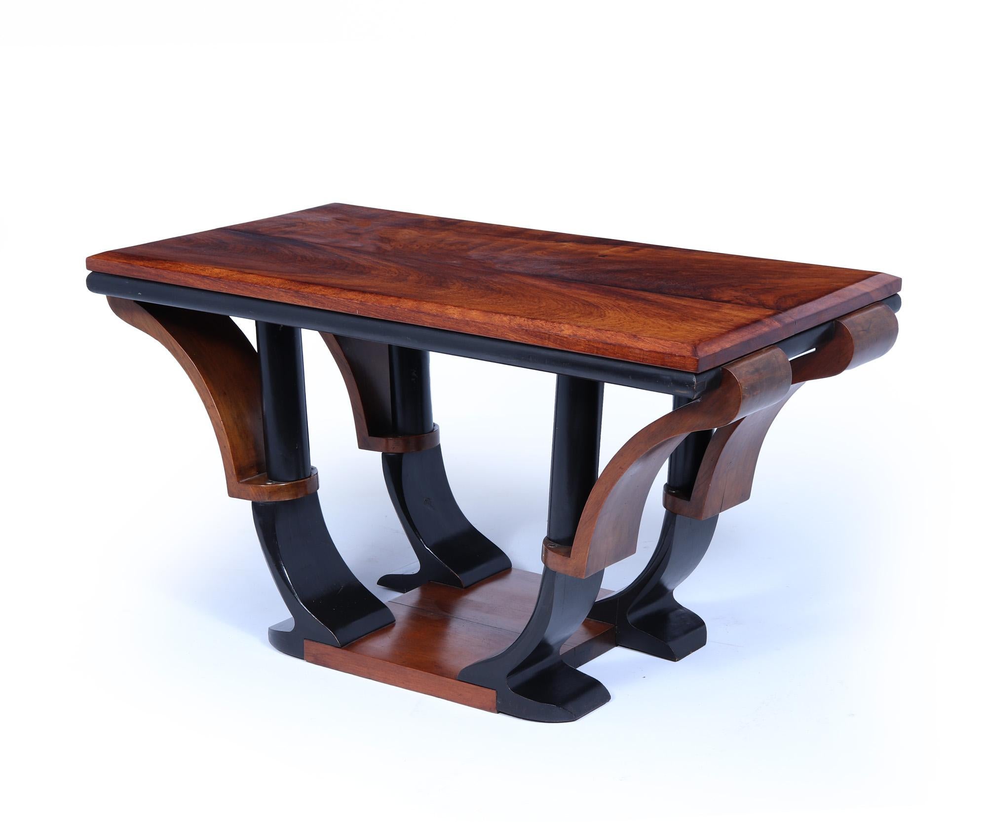 Art Deco Coffee Table in Walnut In Good Condition In Paddock Wood Tonbridge, GB
