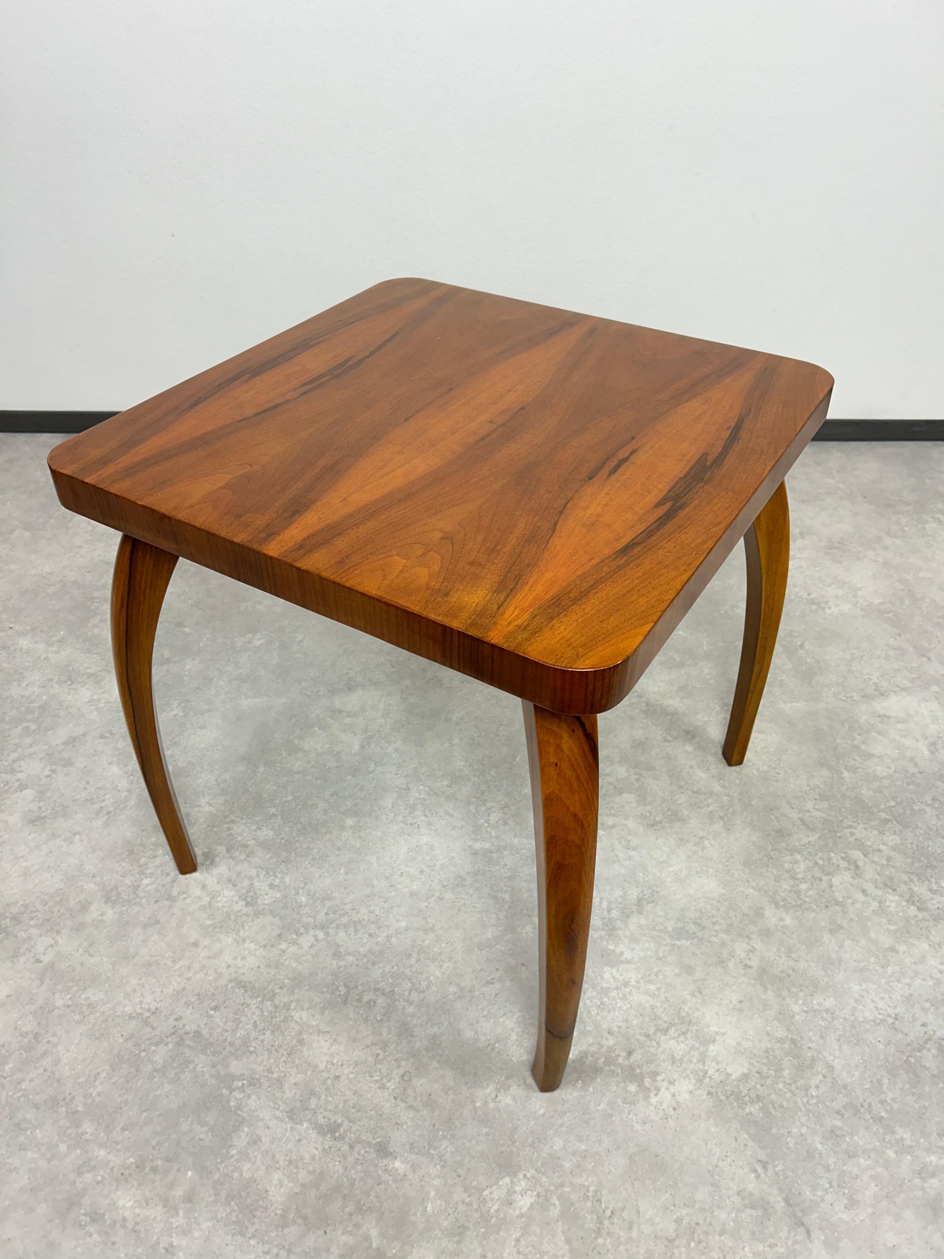 Milieu du XXe siècle Table basse Art déco Spider by Jindřich Halabala en vente