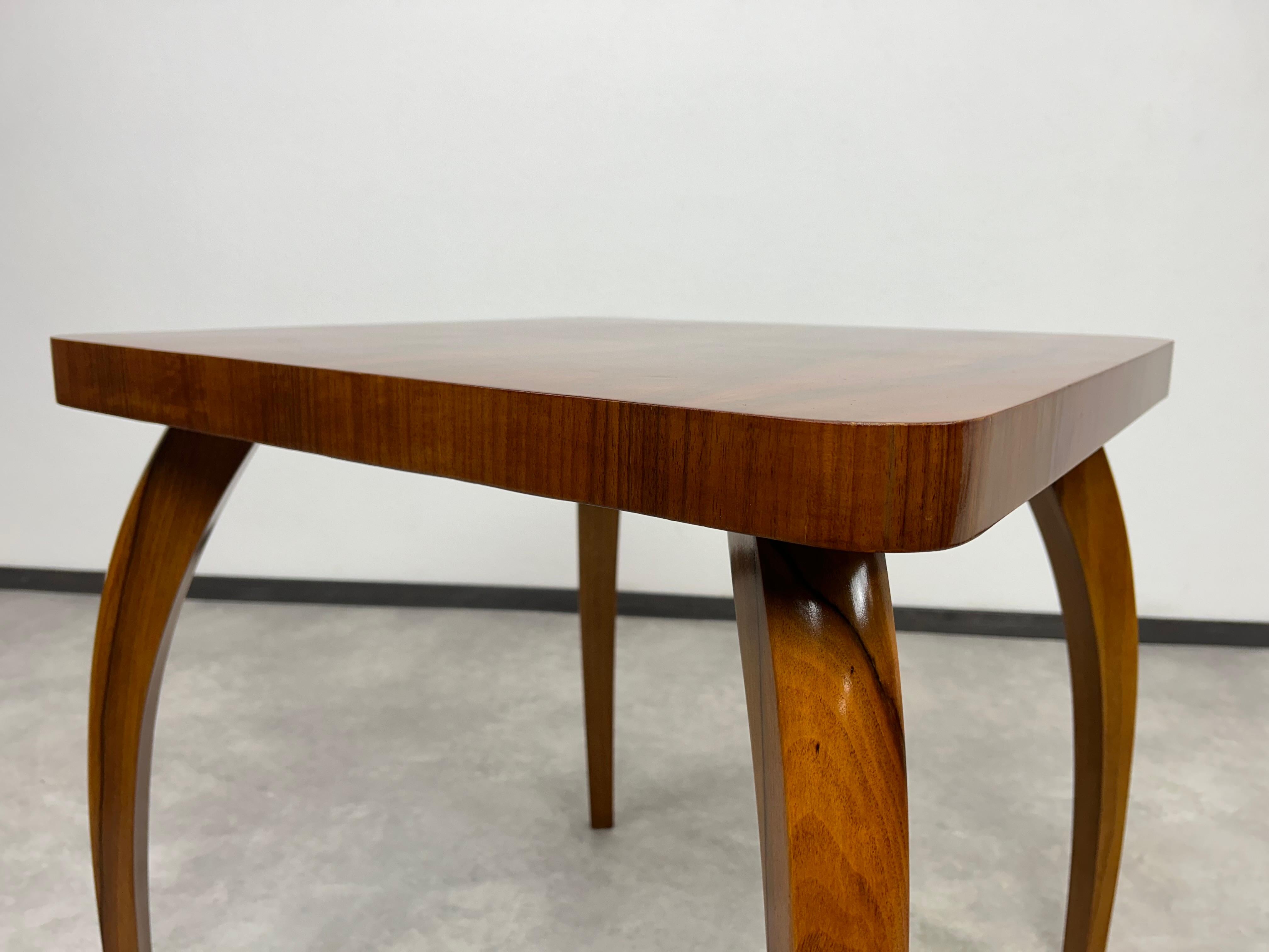 Hêtre Table basse Art déco Spider by Jindřich Halabala en vente