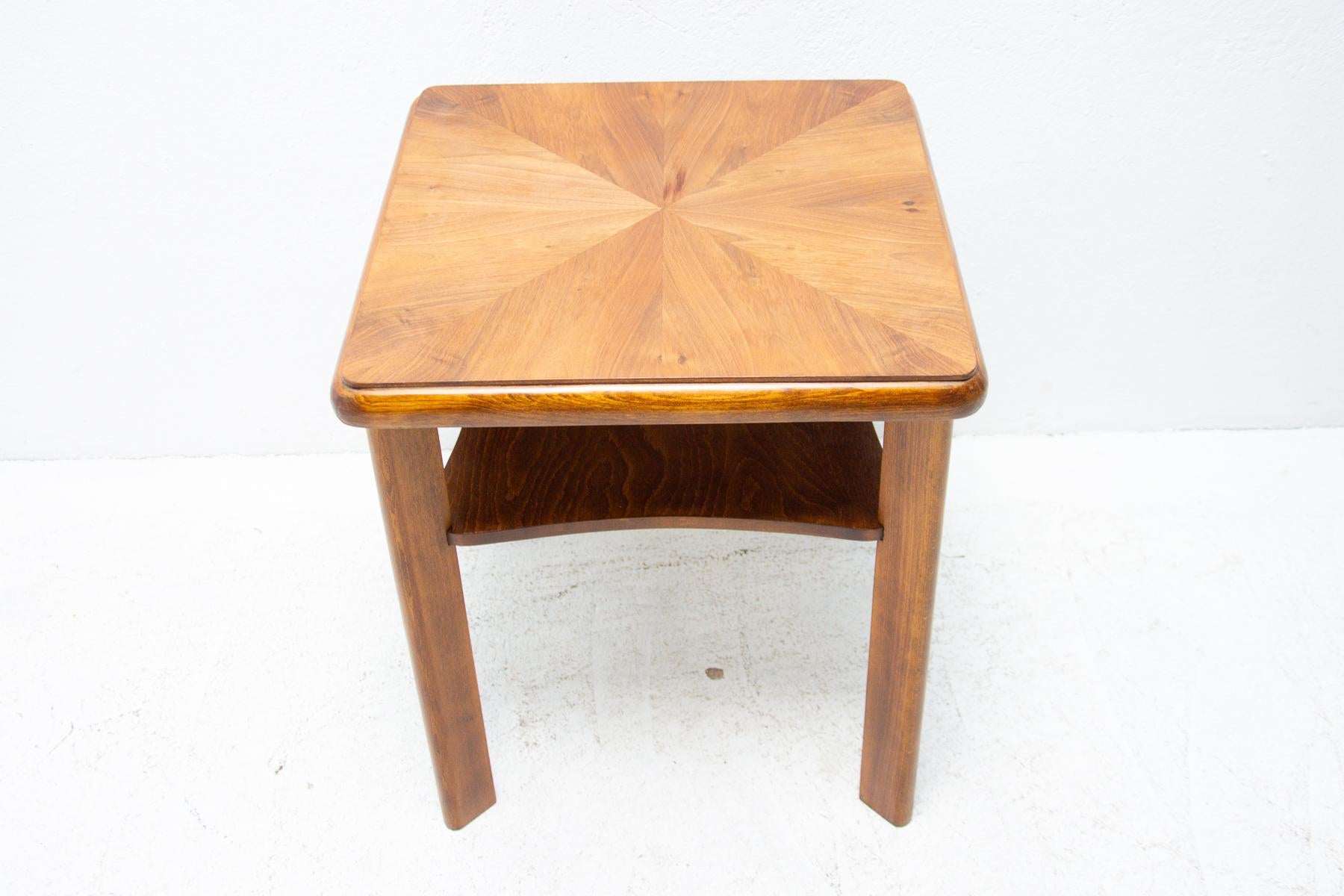 Art Deco Couchtisch Thonet, 1930er Jahre, Tschechoslowakei (20. Jahrhundert) im Angebot