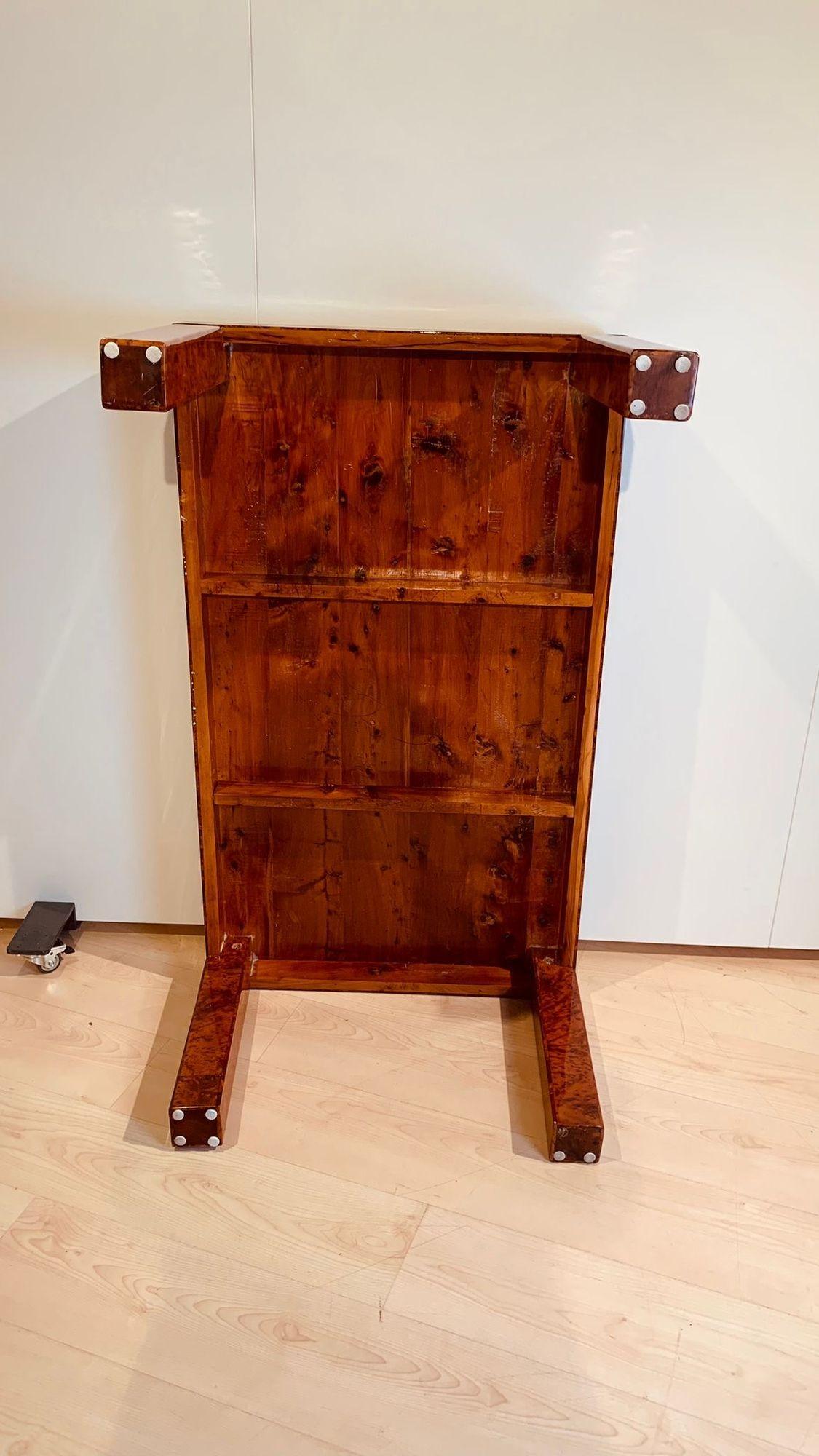 Table basse Art Déco, placage de loupe de thuya, laque, France circa 1930 en vente 9
