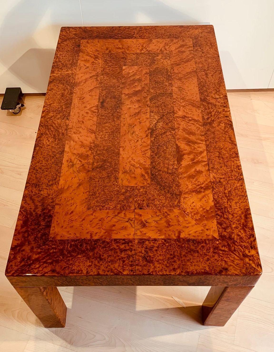 Art déco Table basse Art Déco, placage de loupe de thuya, laque, France circa 1930 en vente