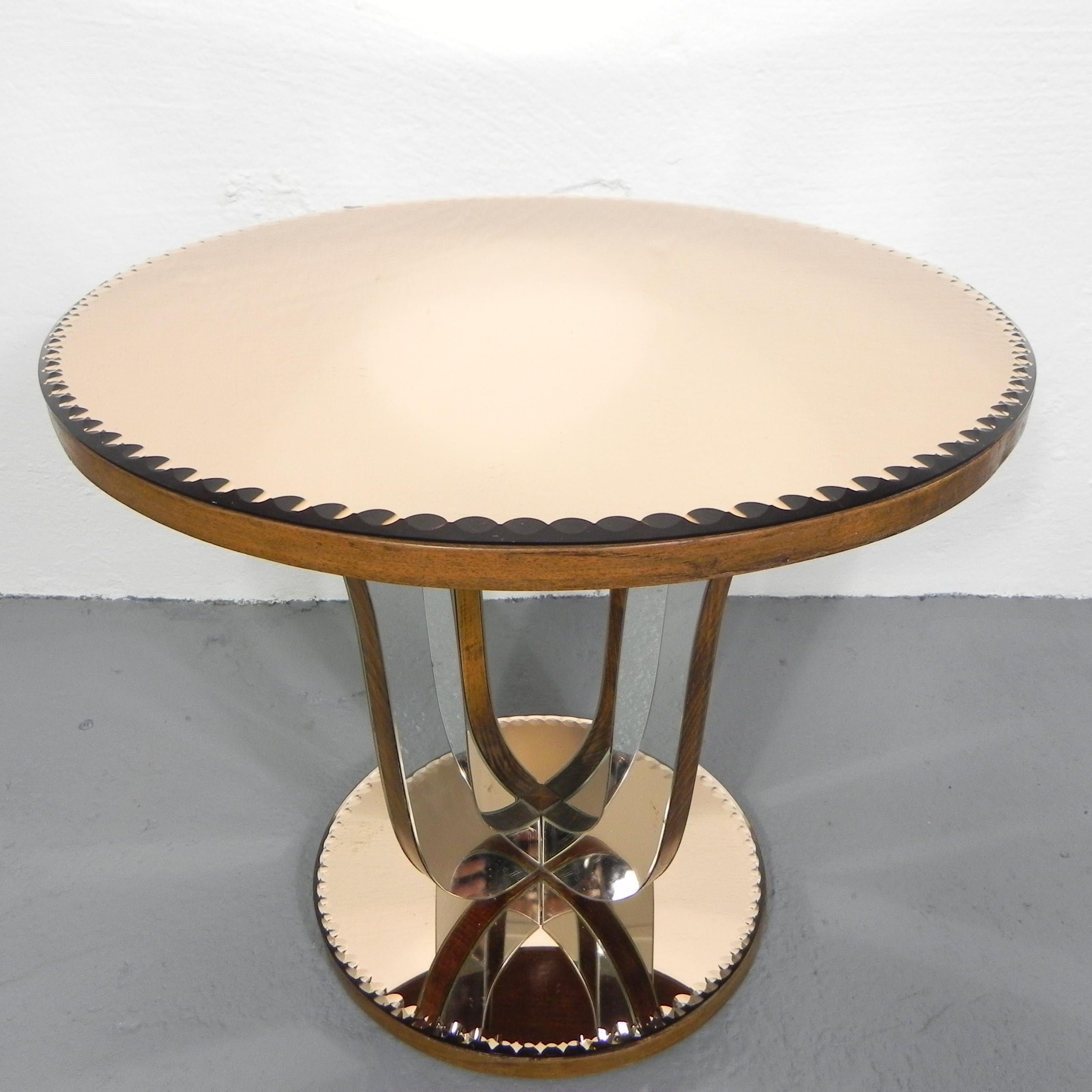 Art Deco coffee table with mirror glass and walnut veneer For Sale 1
