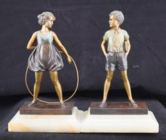 Paire de cercles Art Déco peints à froid « Hoop Girl and Sonny Boy » de Ferdinand Preiss