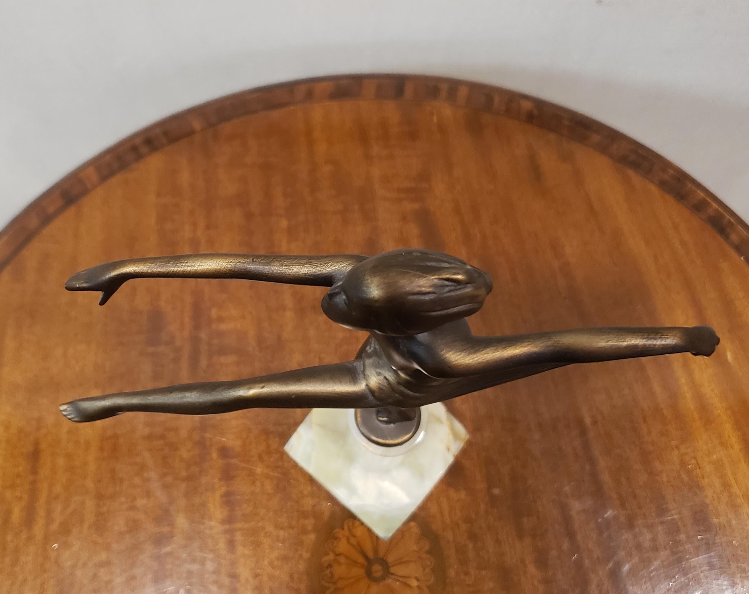 Art-Déco-Skulptur aus kalt bemalter Bronzeskulptur mit dem Titel „Schal Tänzerin“ von Josef Lorenzl im Zustand „Gut“ im Angebot in Germantown, MD