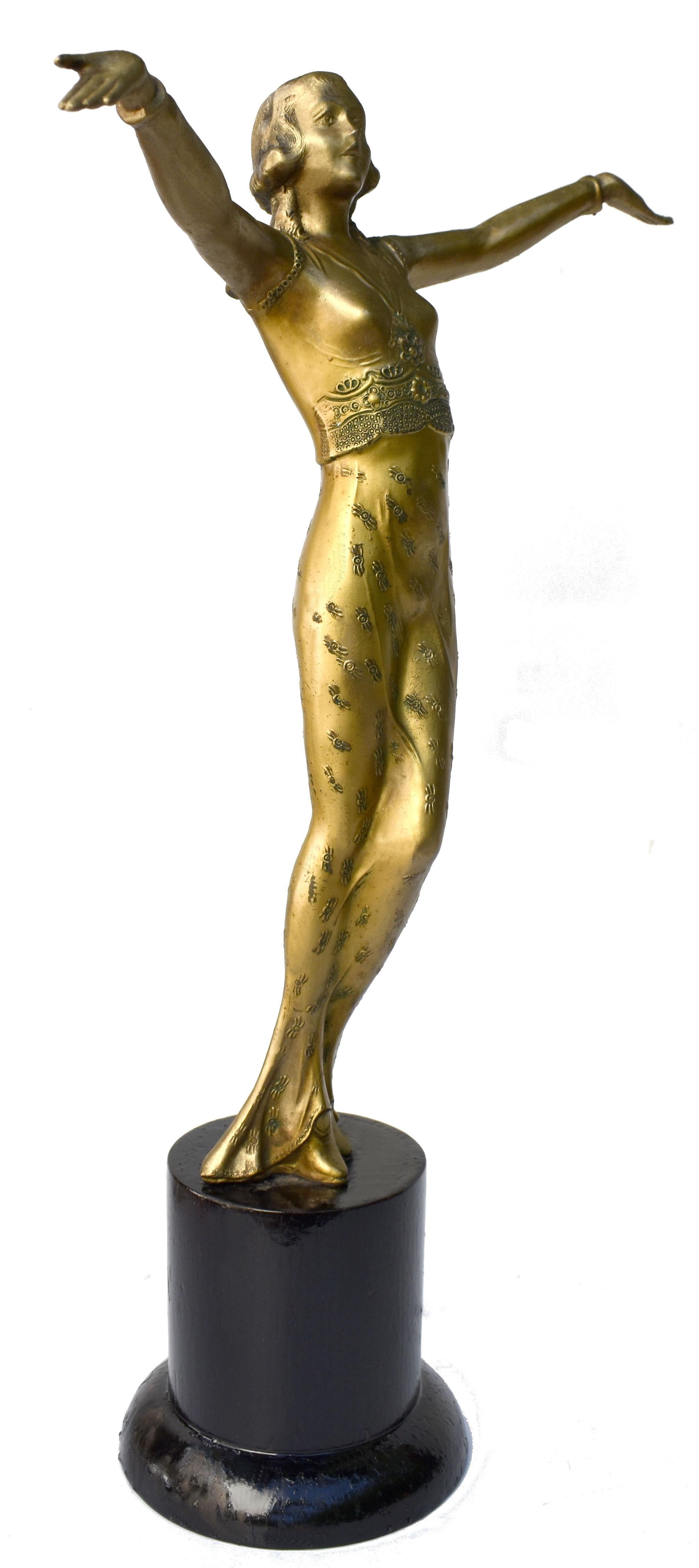 Art Deco Cold Painted Spelter Glamourous Figure, English, c1930 For Sale 1