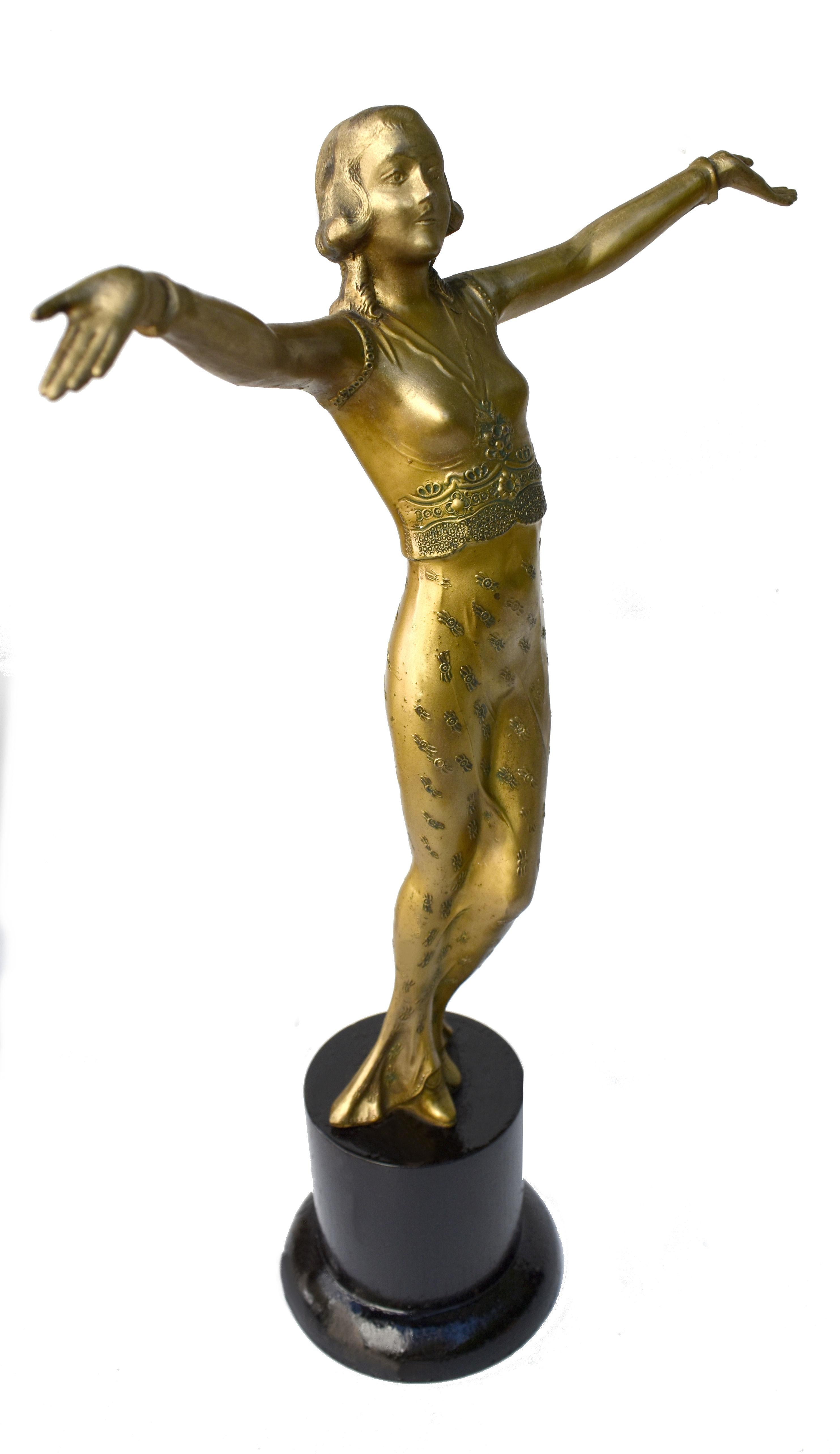 Art Deco Cold Painted Spelter Glamourous Figure, English, c1930 For Sale 2