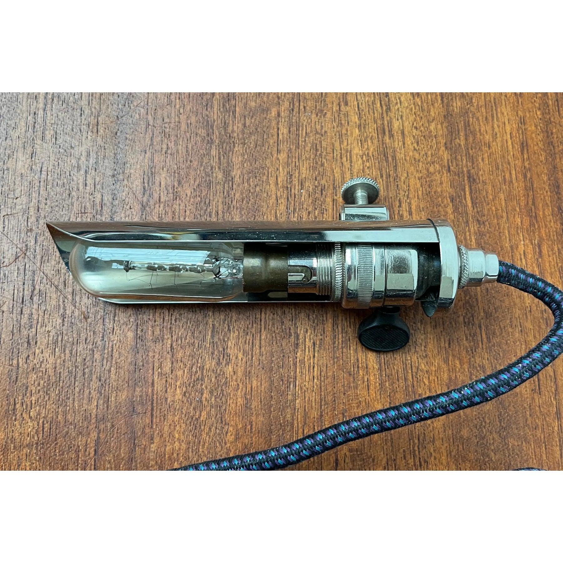 Art Deco Collapsible Desk Lamp, in Flawless conditions. Designed 1920 to 1949.

European Plug (up to 250V).The wiring of this item may be original and might need replacement, if not specified otherwise.

Additional information:
Material: Metal,