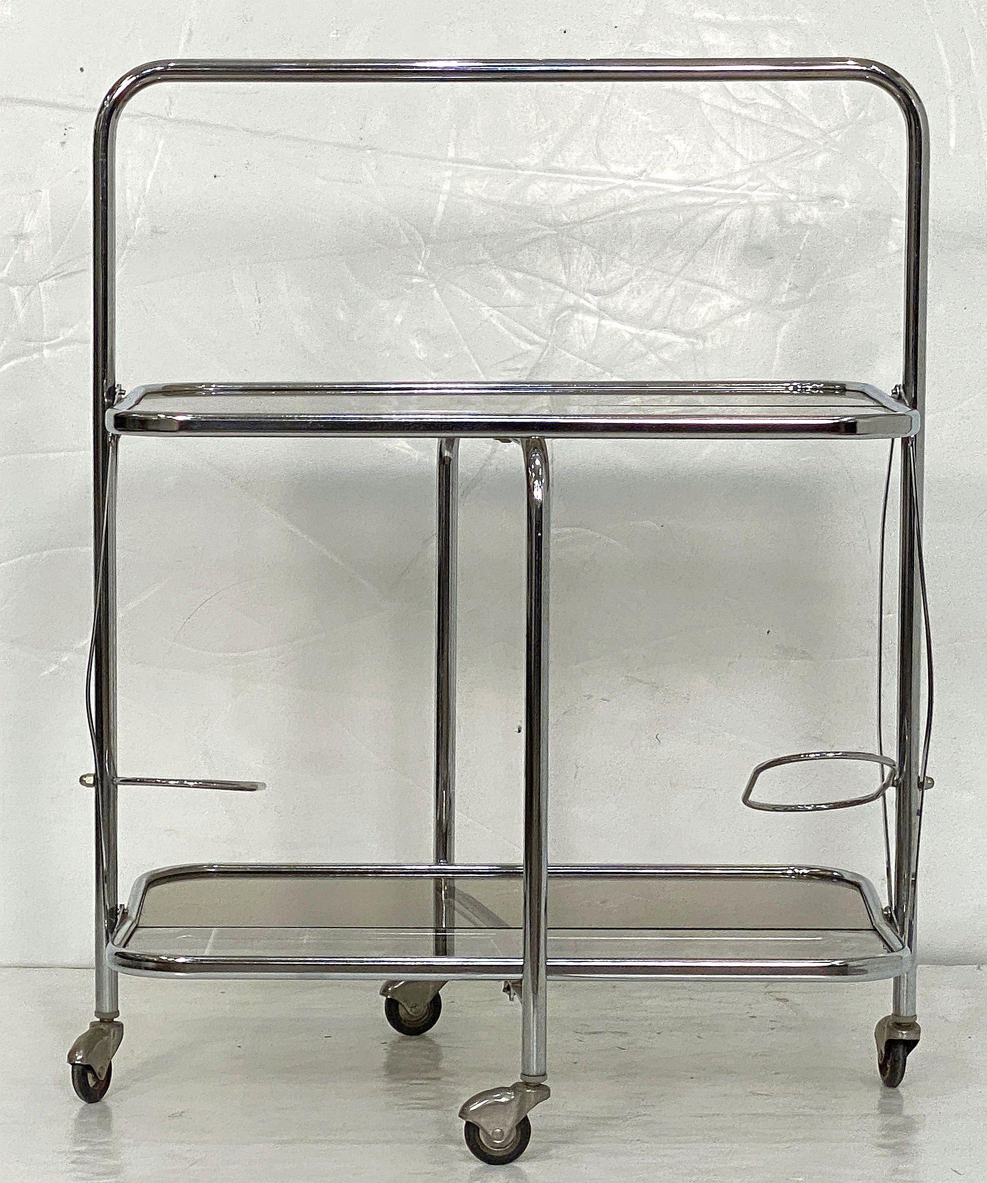 Art Deco Collapsible Rolling Cart or Drinks Trolley of Chrome and Smoked Glass In Good Condition For Sale In Austin, TX