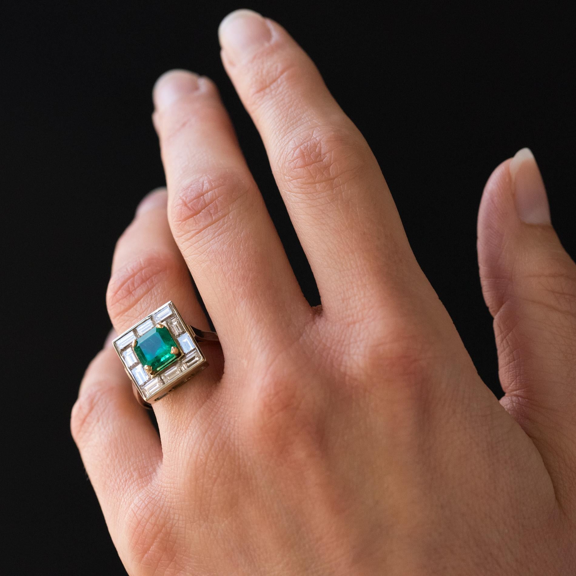 Kolumbianischer Smaragd- und Baguette-Diamantring im Art-dco-Stil im Zustand „Neu“ im Angebot in Poitiers, FR