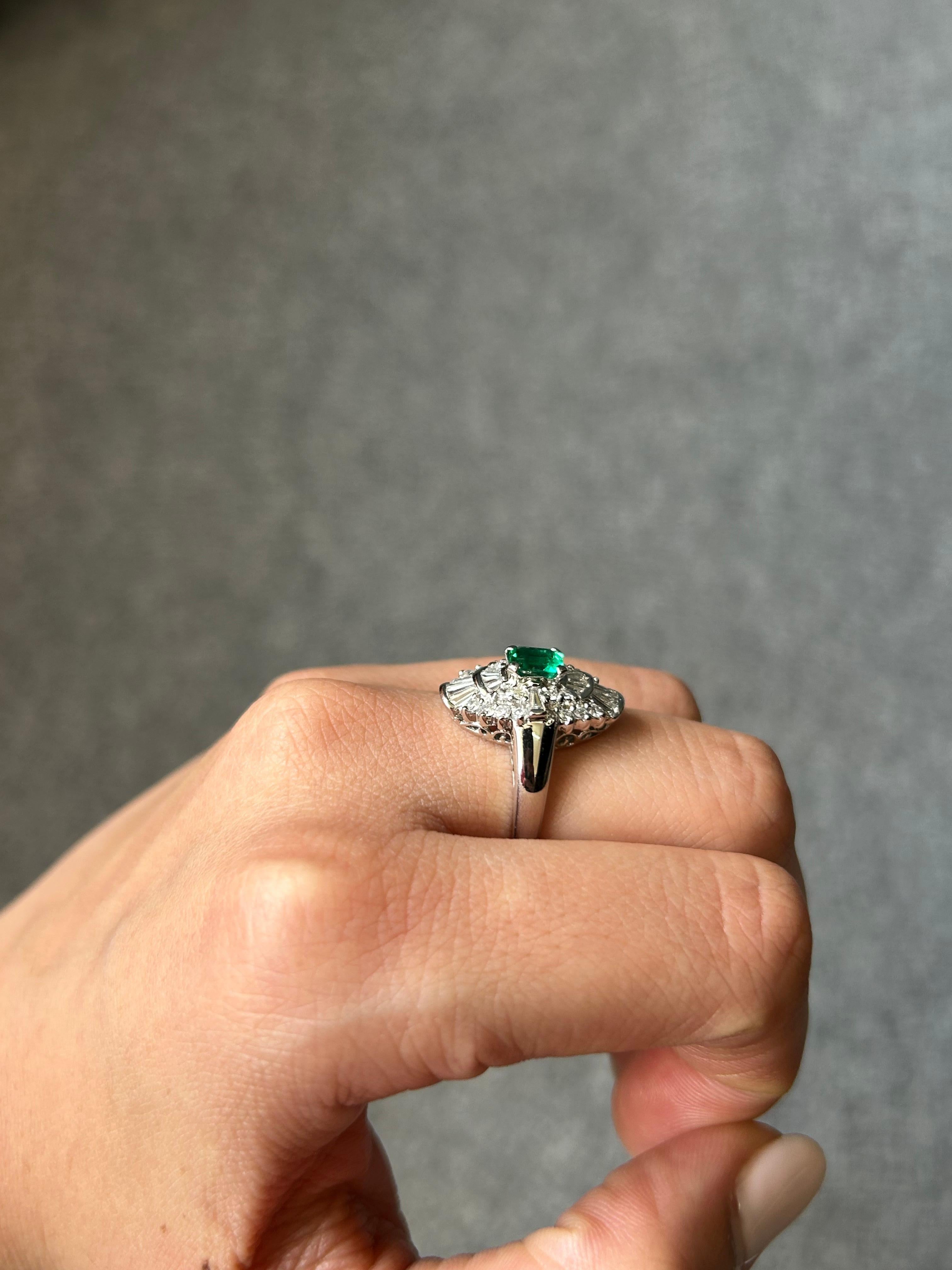 Art Deco Colombian Emerald and Diamond Platinum Ring For Sale 7