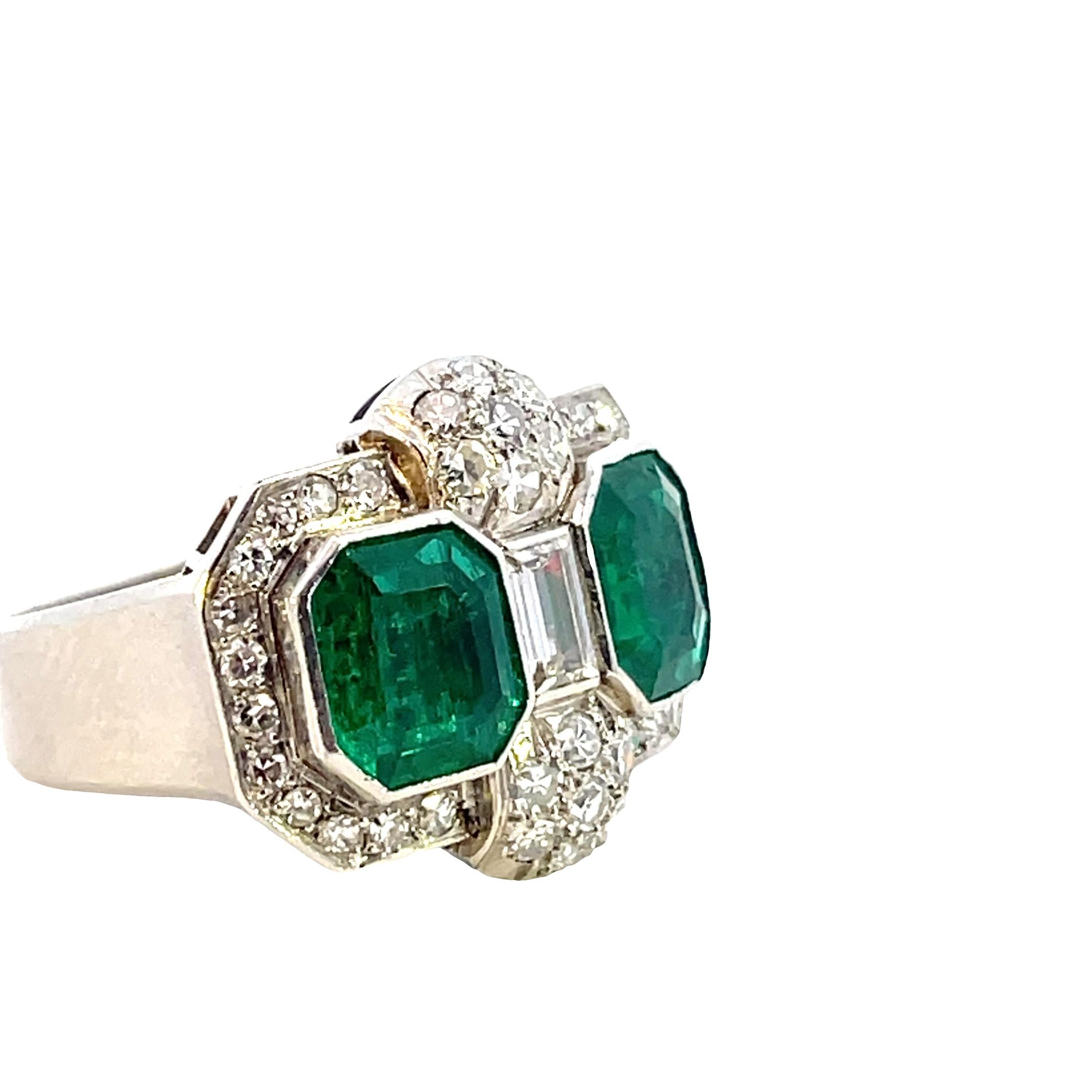 Emerald Cut Stunning Art deco Colombian Vivid Green Emerald Minor Oil diamond Platinum ring  For Sale