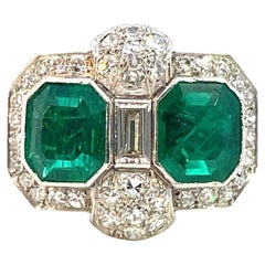 Art deco Colombian emerald and diamond Platinum ring