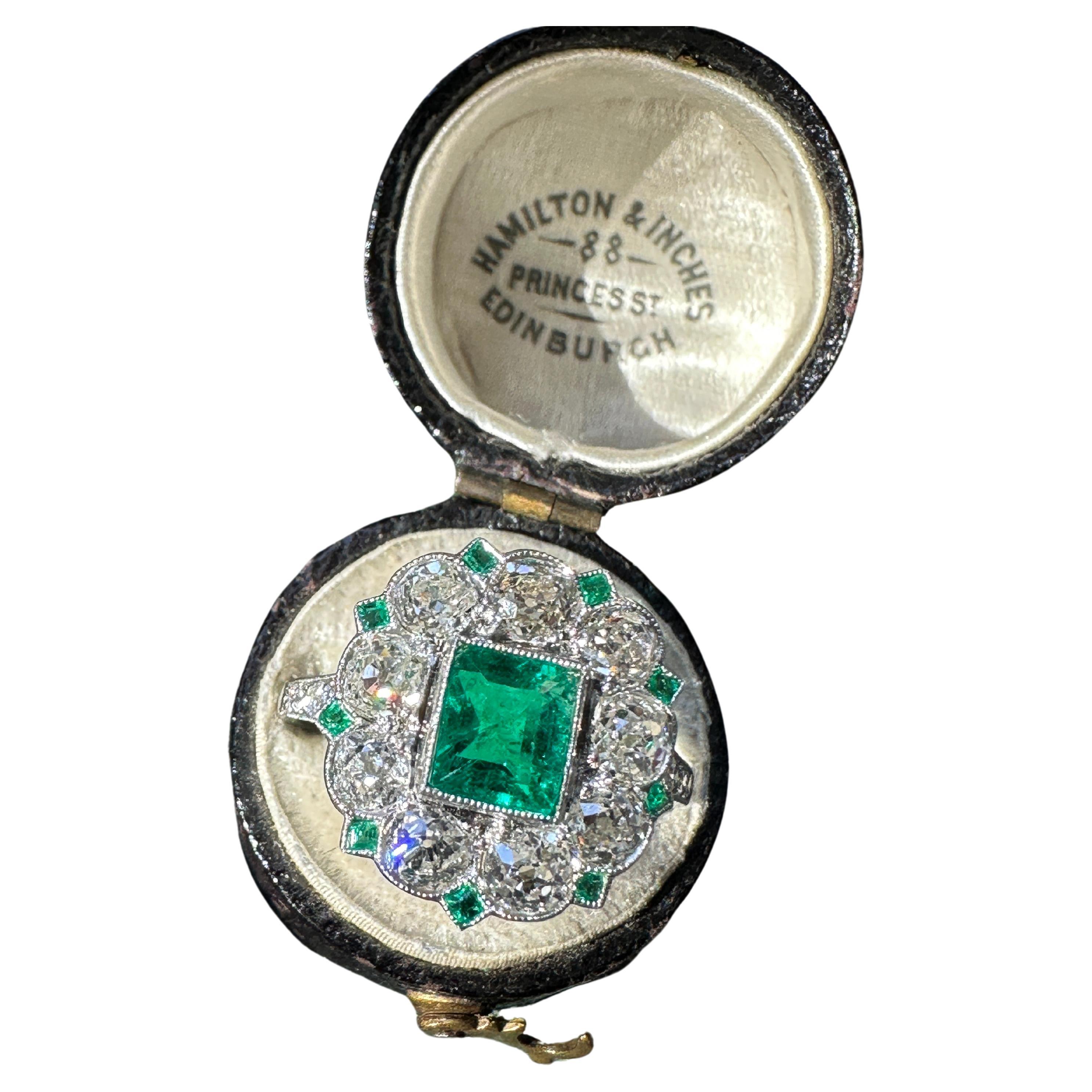 Kolumbianischer Smaragd- und Diamant- RIng im Art déco-Stil im Art déco-Stil – AGL- Behandlung unbedeutend