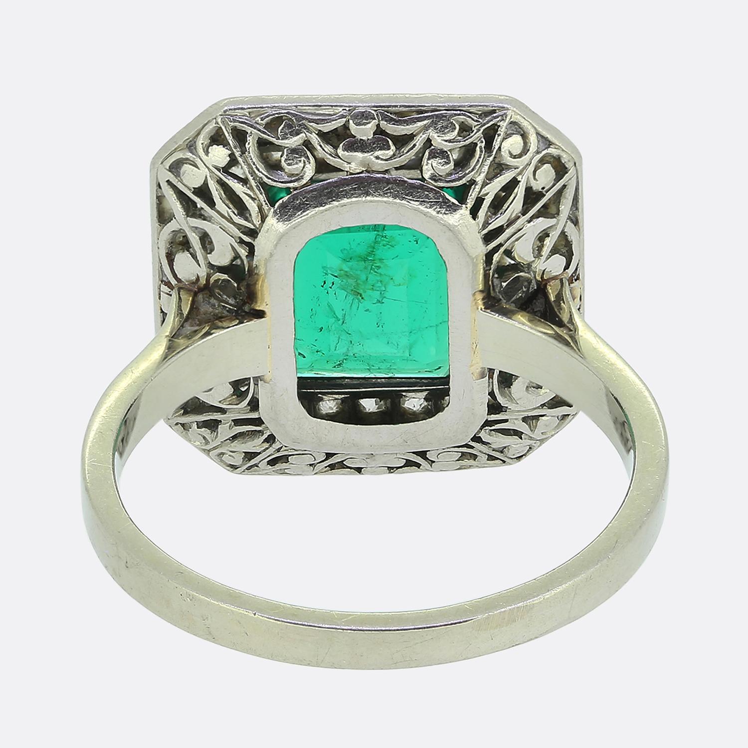Bague Art déco colombienne émeraude et diamants Bon état - En vente à London, GB