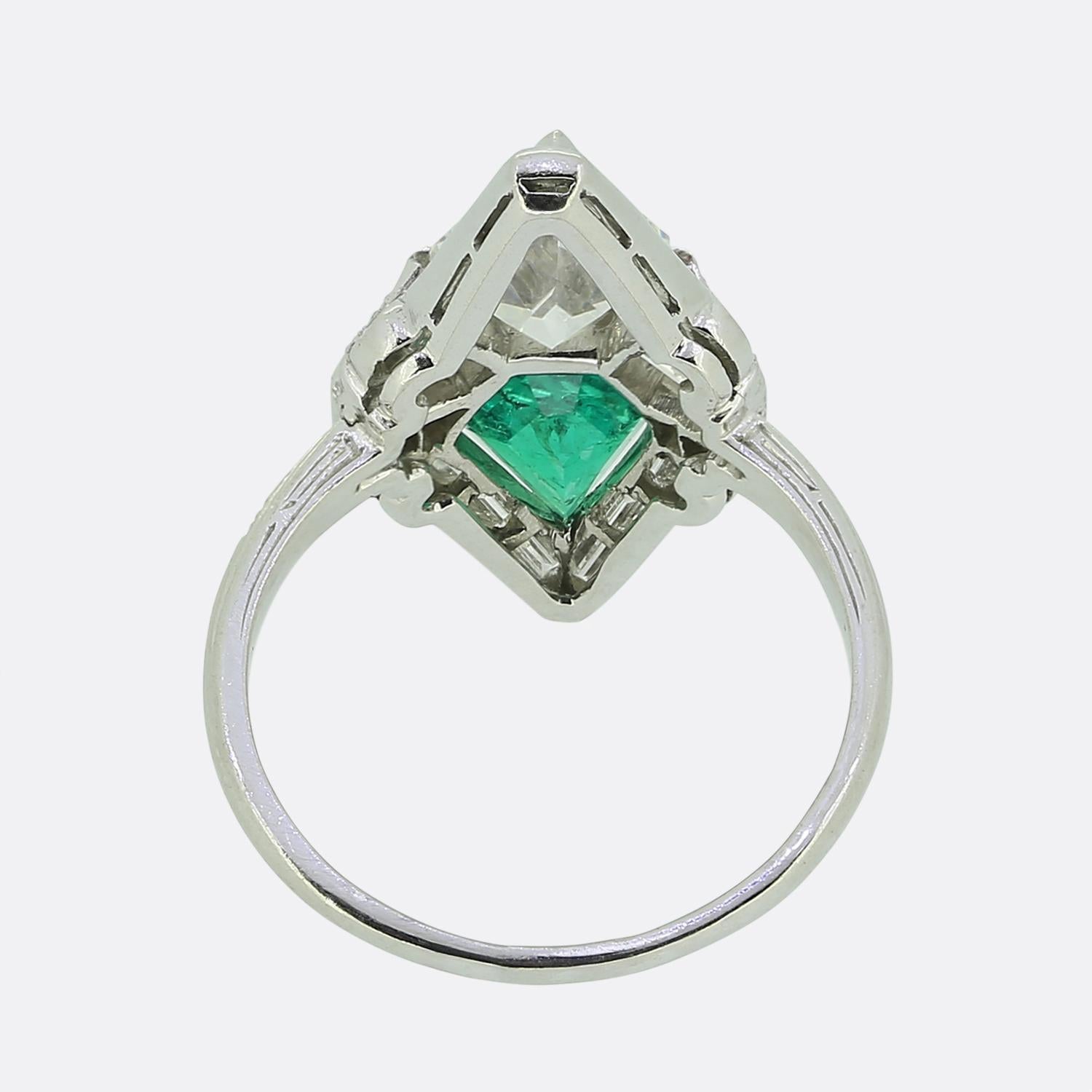 Art Deco Kolumbianischer Smaragd und Schild Diamant Ring (Rundschliff) im Angebot