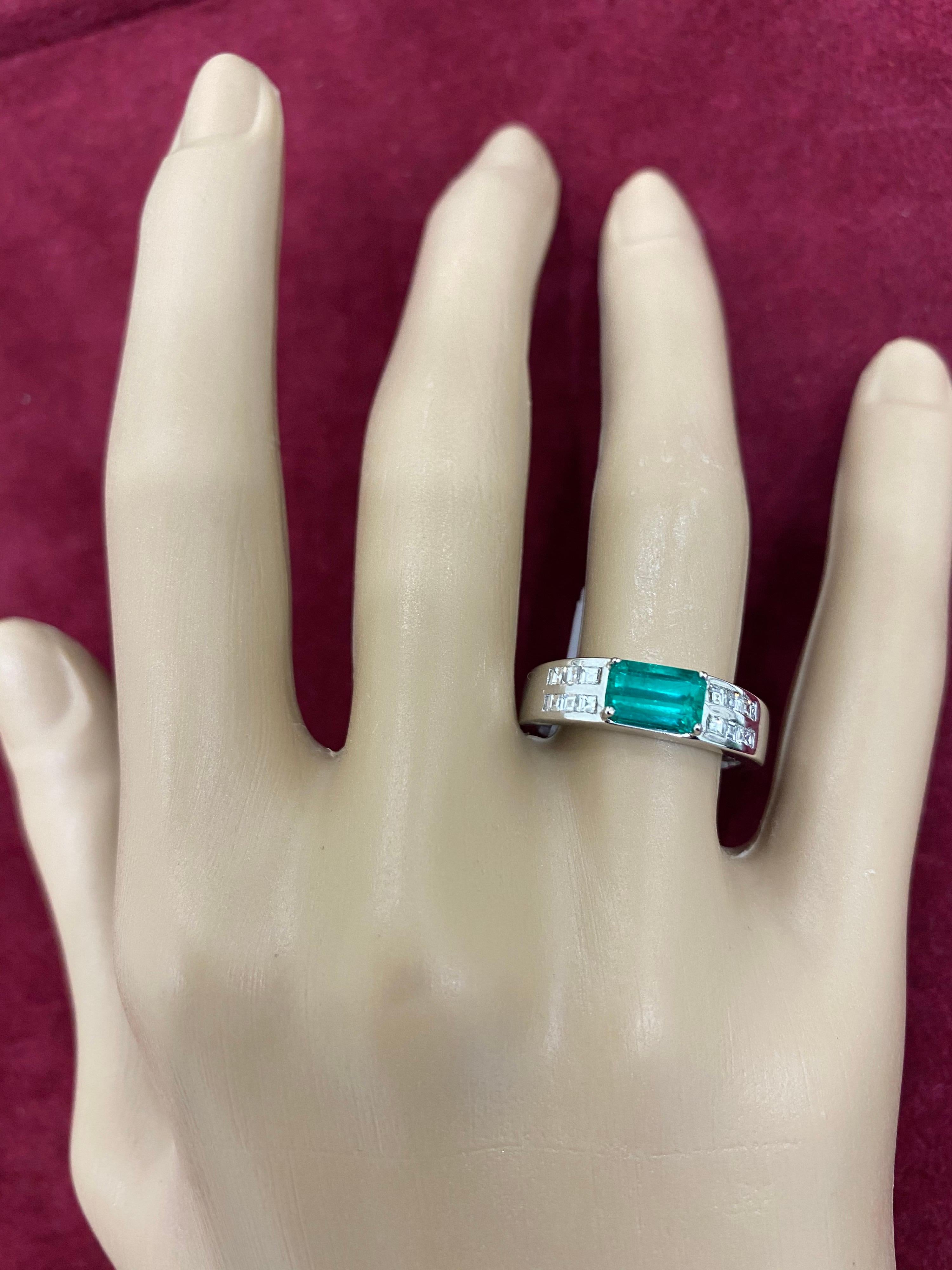 Art Deco Colombian Emerald Diamond Gold Ring 3
