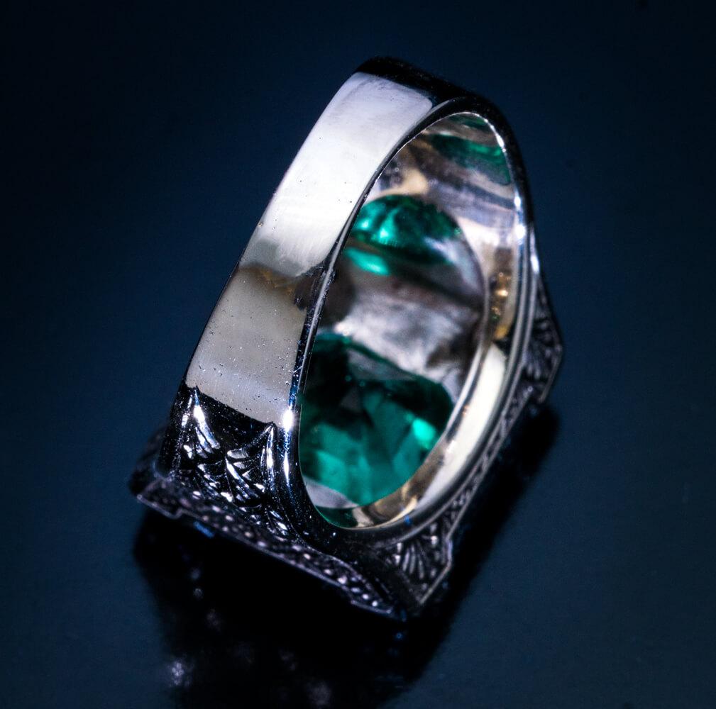 Women's or Men's Art Deco Colombian Emerald Diamond Onyx Cocktail Ring For Sale