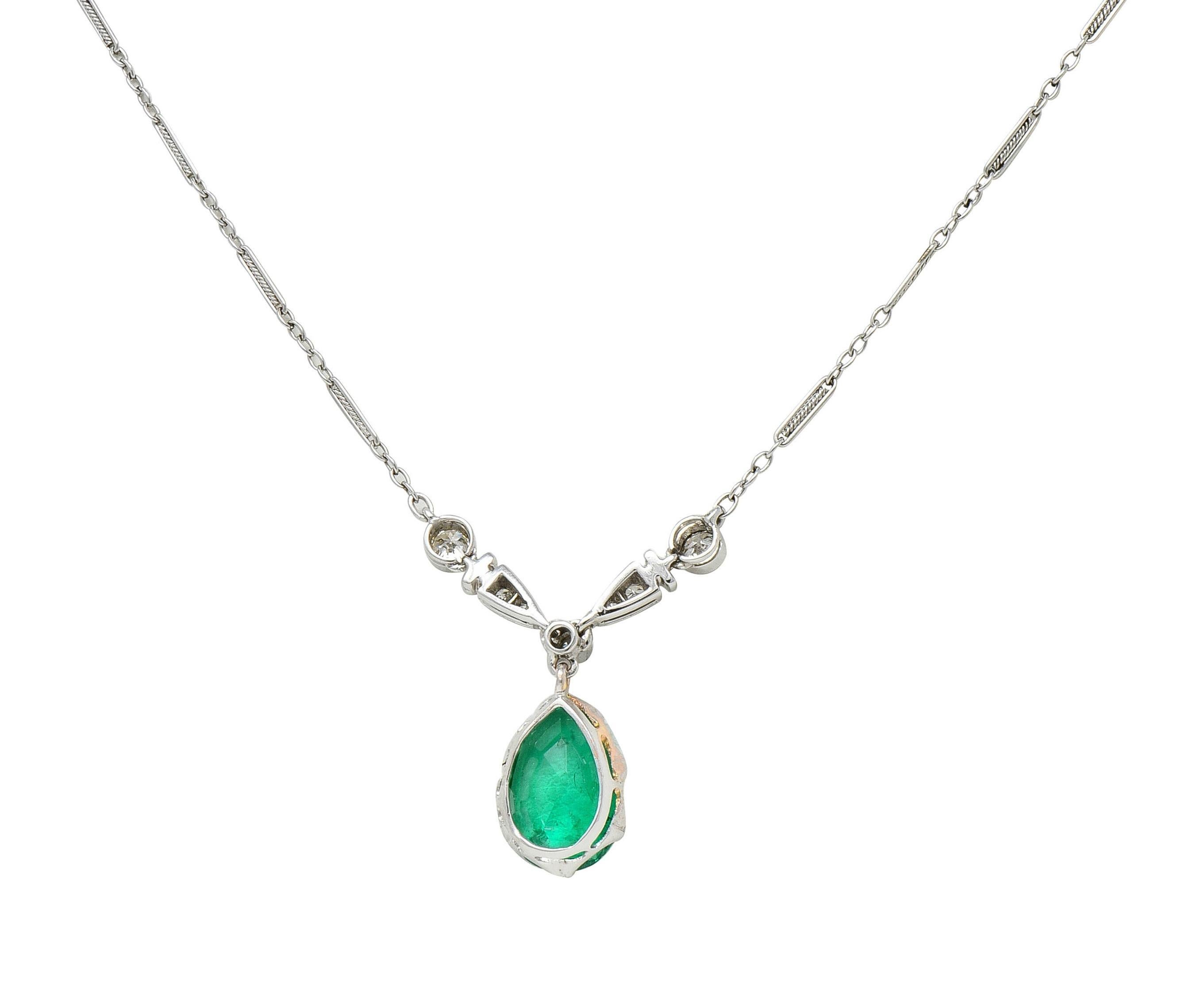 Women's or Men's Art Deco Colombian Emerald Diamond Platinum 18 Karat Gold Vintage Drop Necklace For Sale