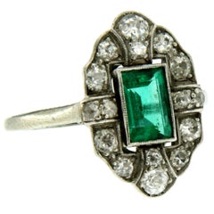 Vintage Art Deco Colombian Emerald Diamond Platinum Ring
