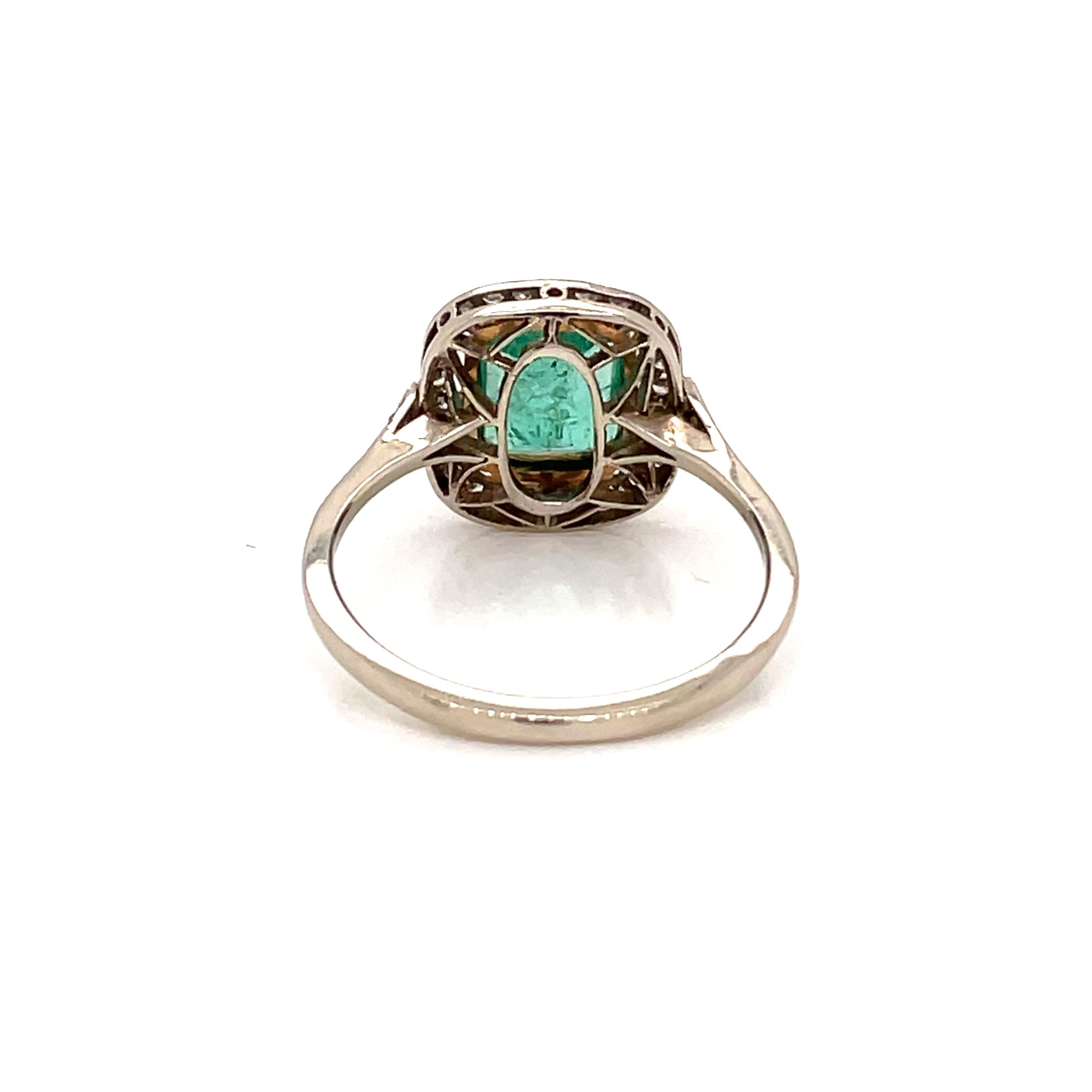 Art Deco Colombian Emerald Diamond Ring In Excellent Condition In Napoli, Italy