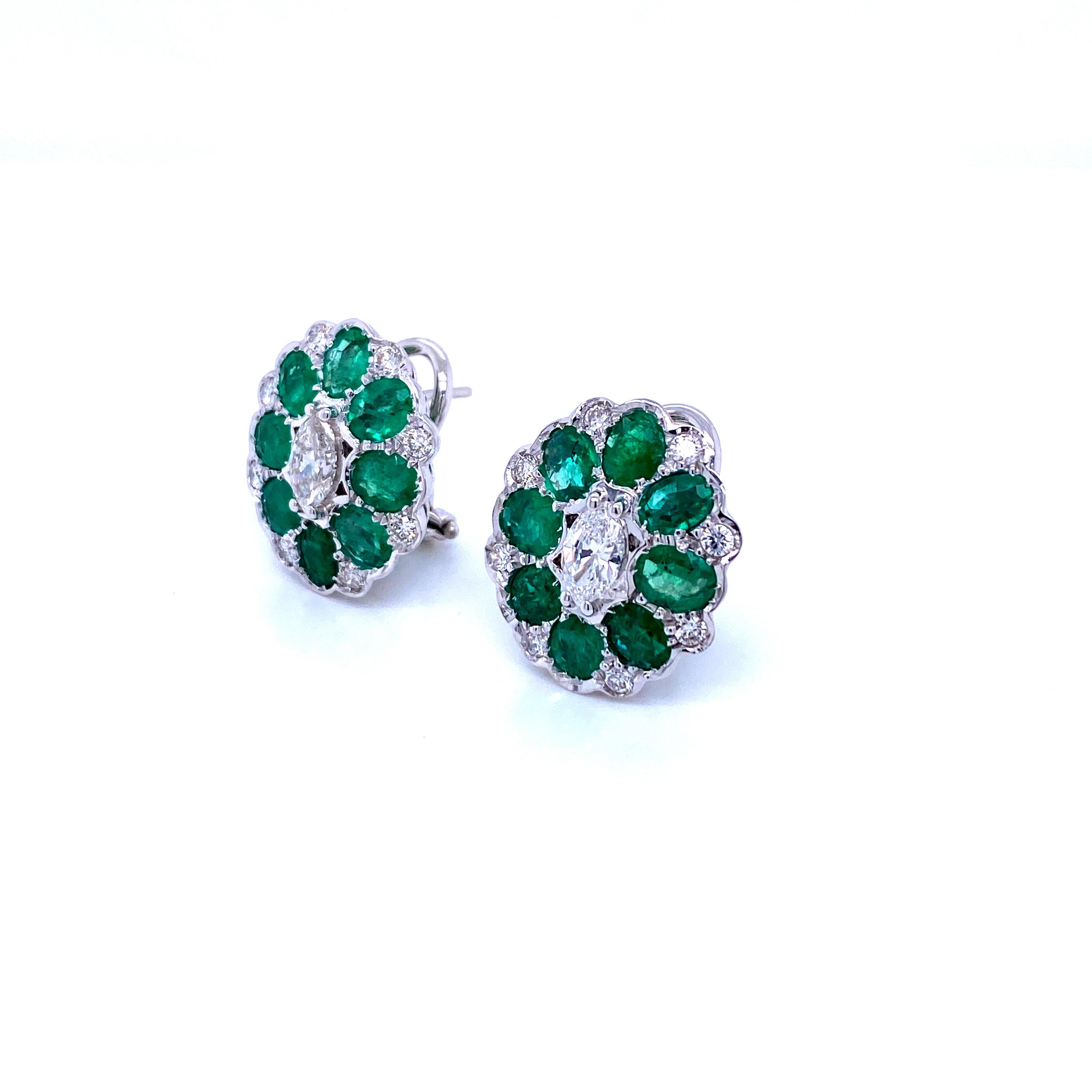 Art Deco Style Colombian Emerald Marquise Diamond Gold Cluster Earrings In Excellent Condition In Napoli, Italy