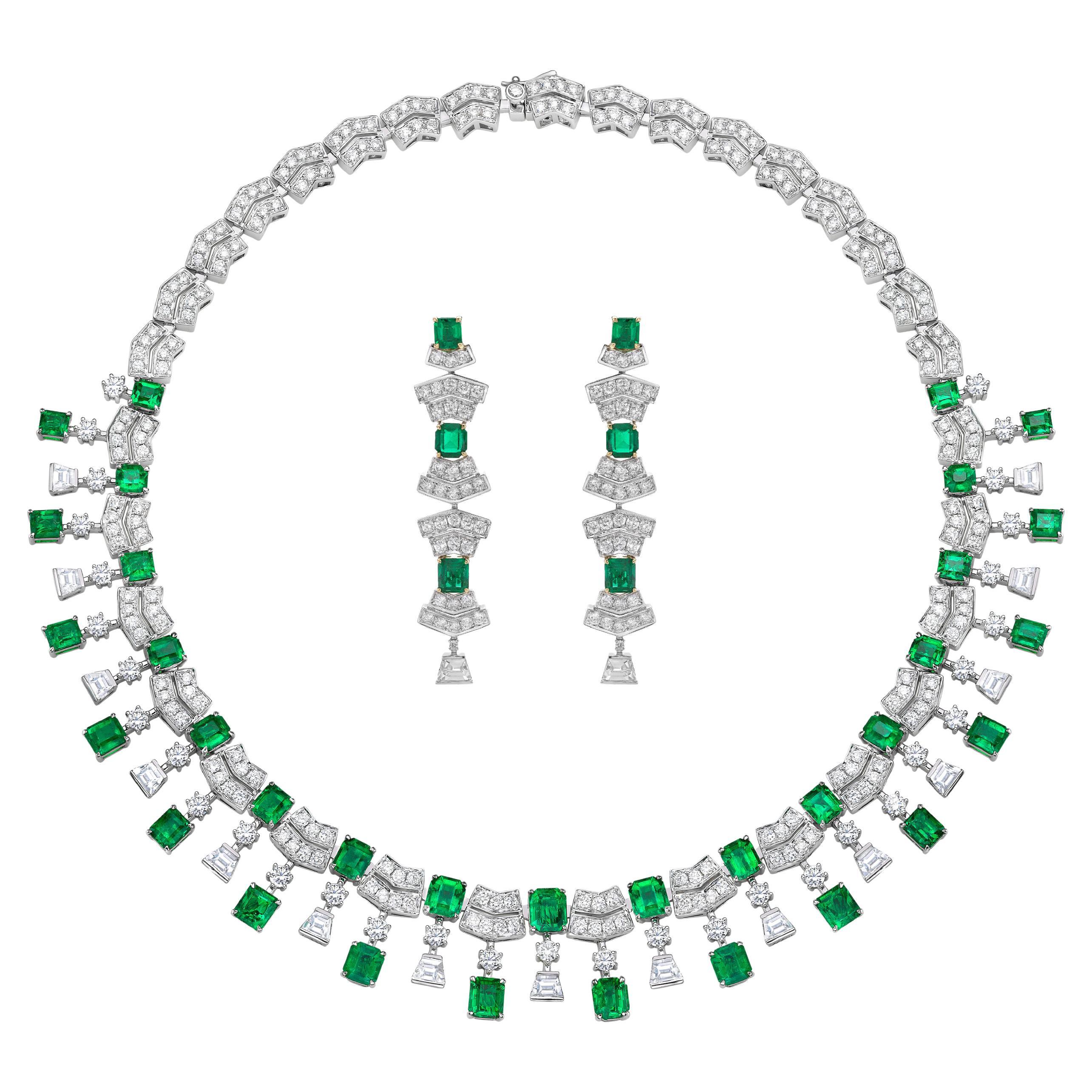 Art Deco Colombian Emerald Set with Diamond in 18 Karat White & Yellow Gold For Sale