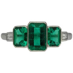 Art Deco Colombian Emerald Three-Stone Ring, circa 1920