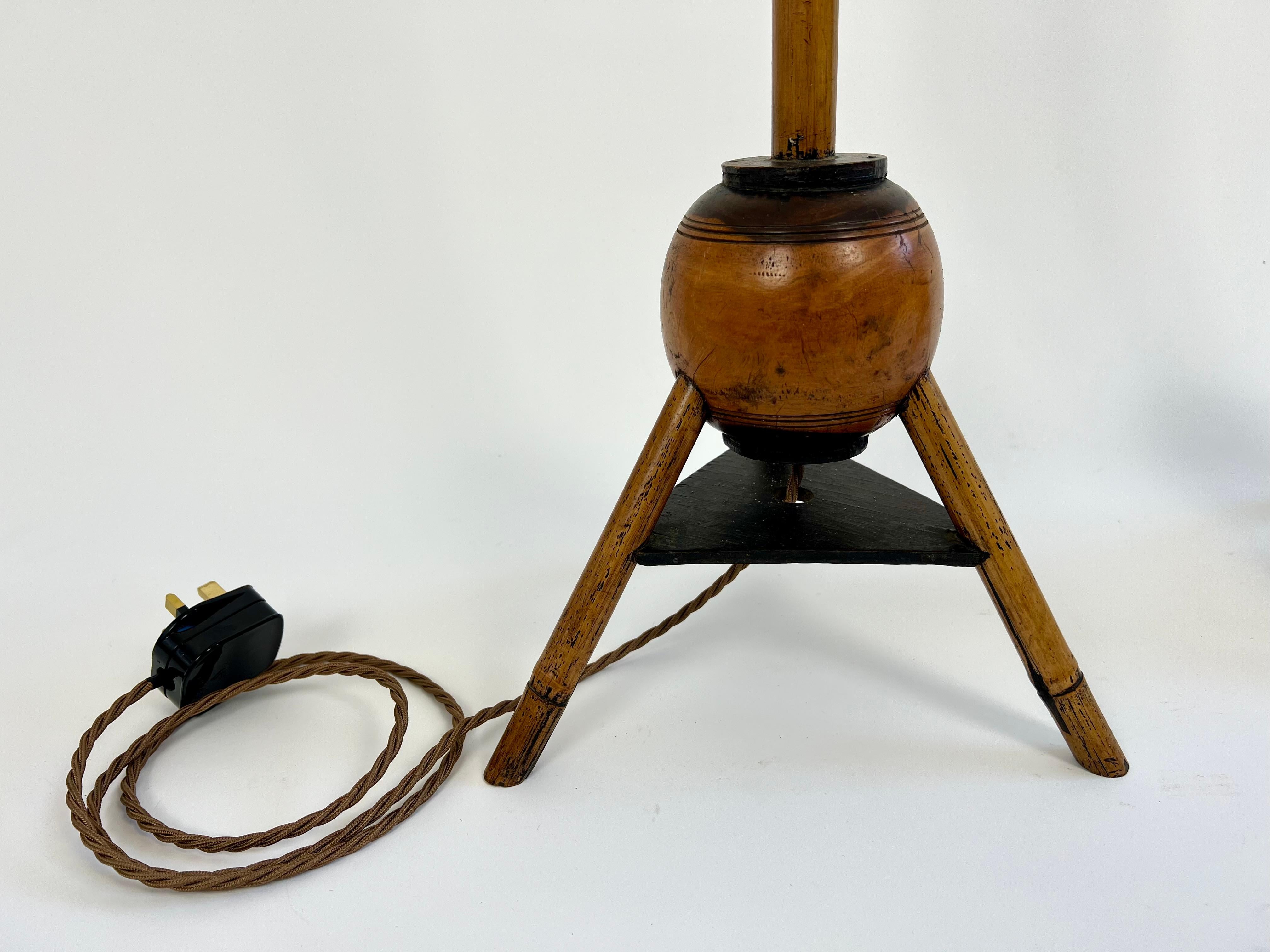 Lámparas de pie de bambú de estilo colonial art déco, Inglaterra principios del siglo XX en venta 4