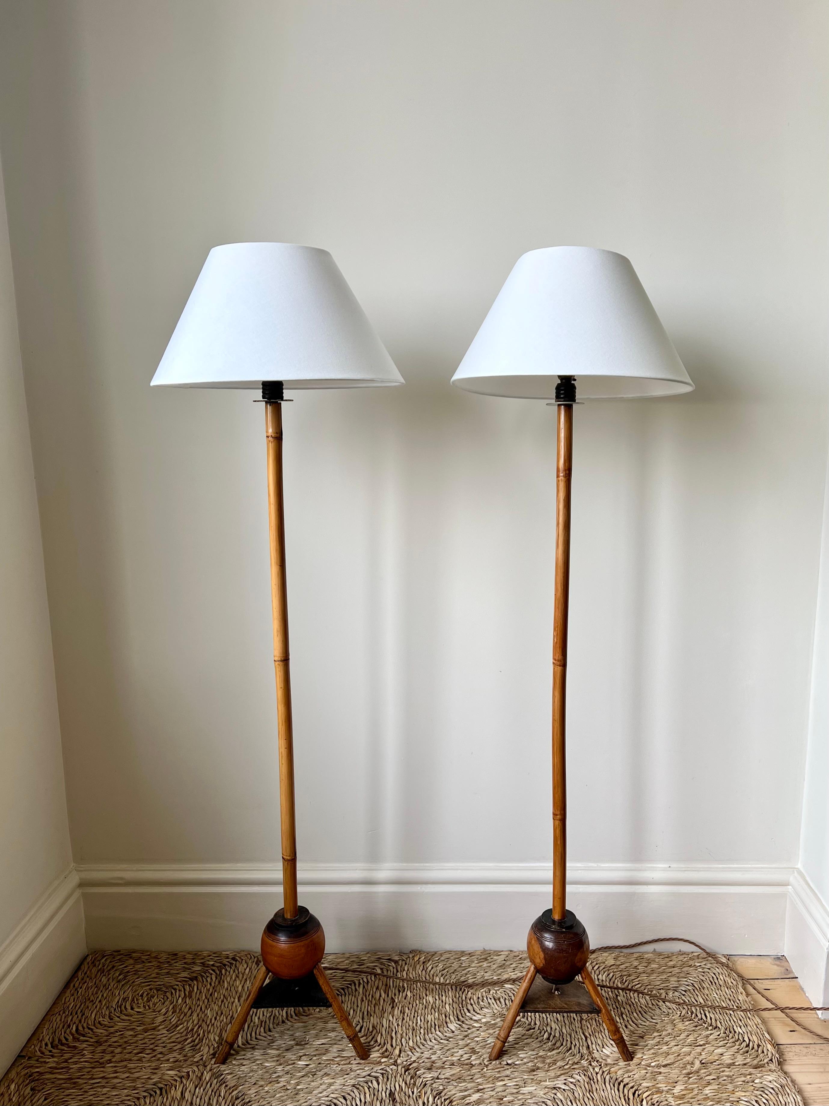 Lámparas de pie de bambú de estilo colonial art déco, Inglaterra principios del siglo XX Art Decó en venta