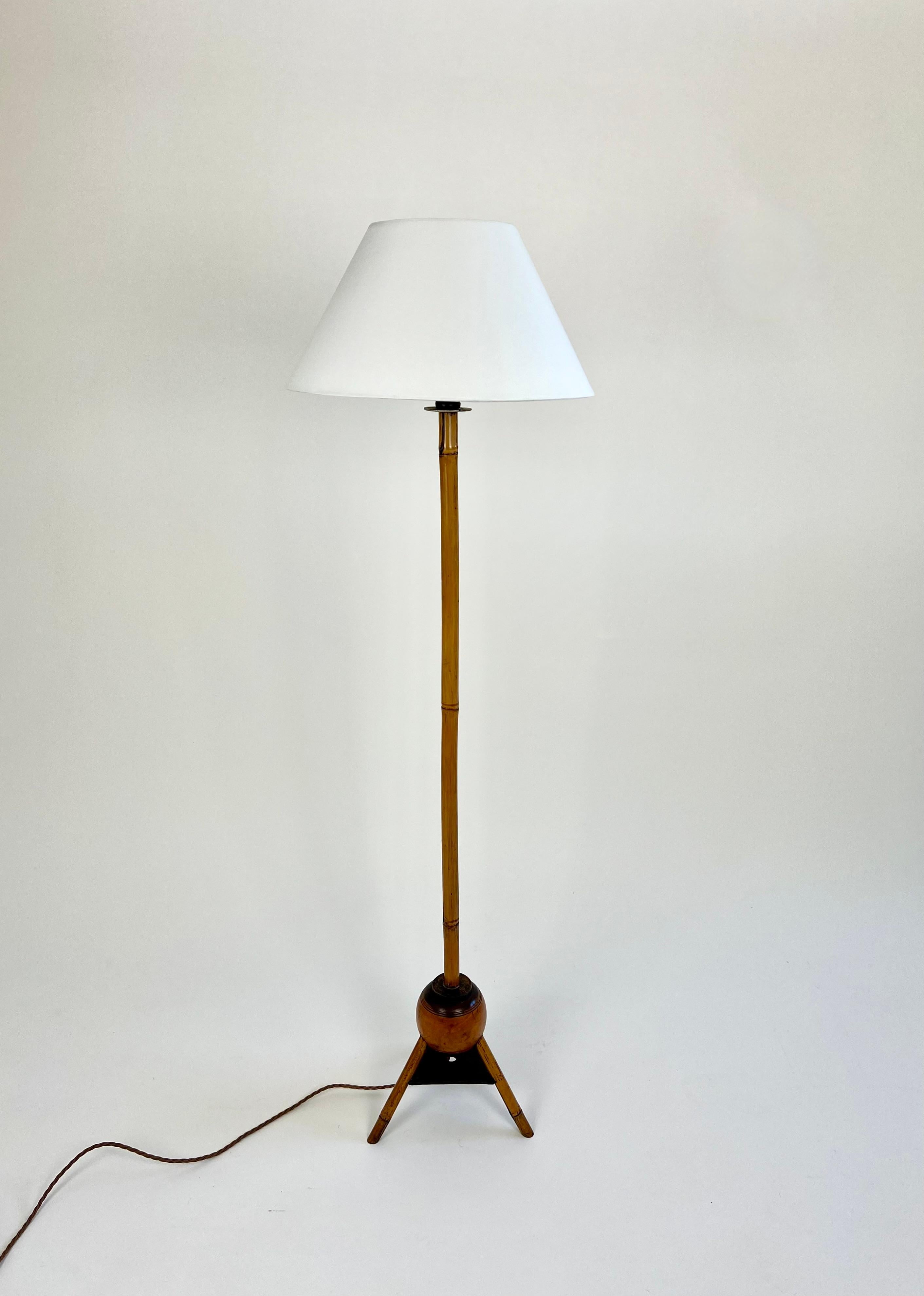 Lámparas de pie de bambú de estilo colonial art déco, Inglaterra principios del siglo XX Británico en venta