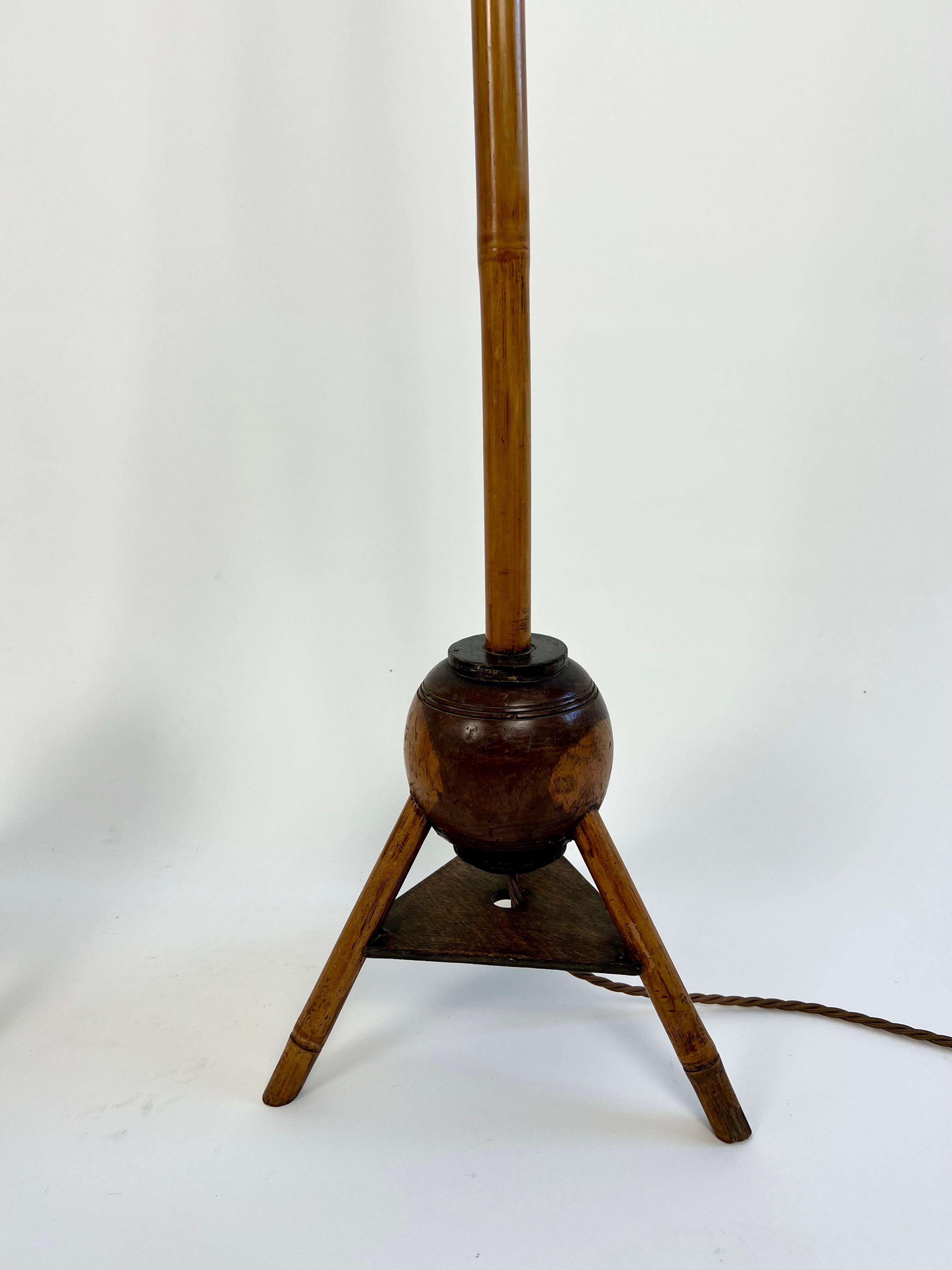 Lámparas de pie de bambú de estilo colonial art déco, Inglaterra principios del siglo XX en venta 1