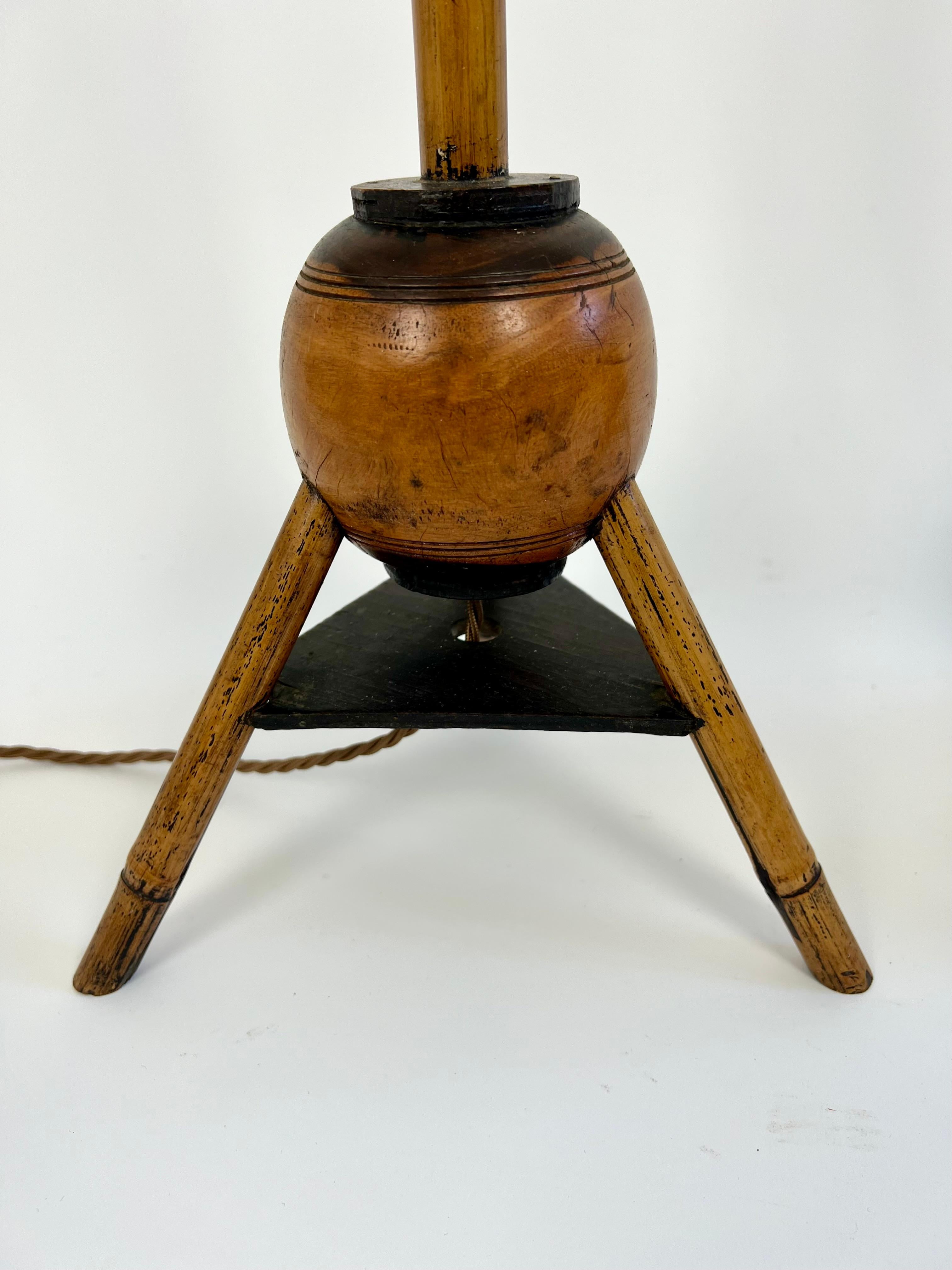 Lámparas de pie de bambú de estilo colonial art déco, Inglaterra principios del siglo XX en venta 3