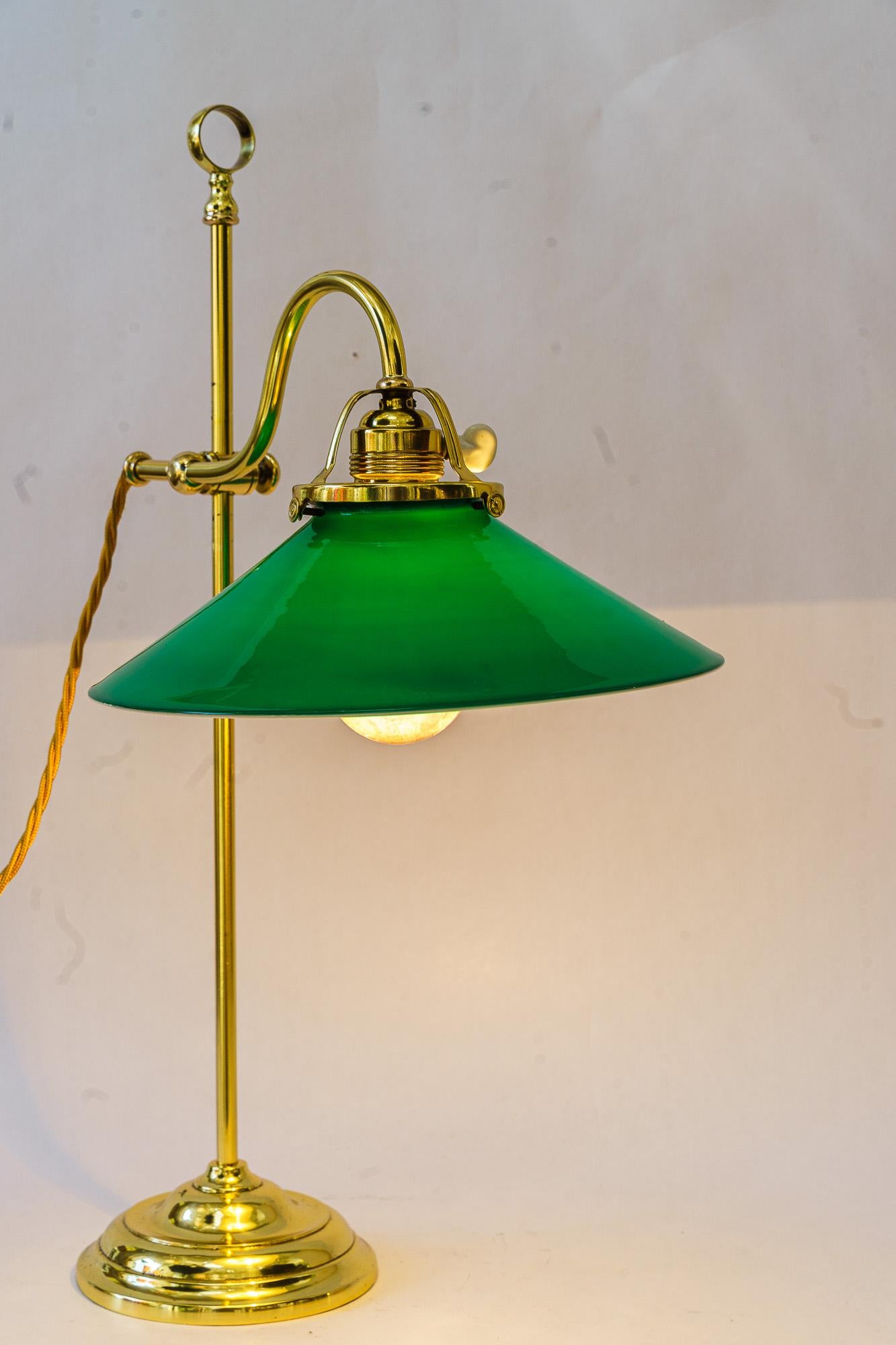 Lampe condor Art Déco avec abat-jour en verre antique d'origine viennoise des années 1920 en vente 4