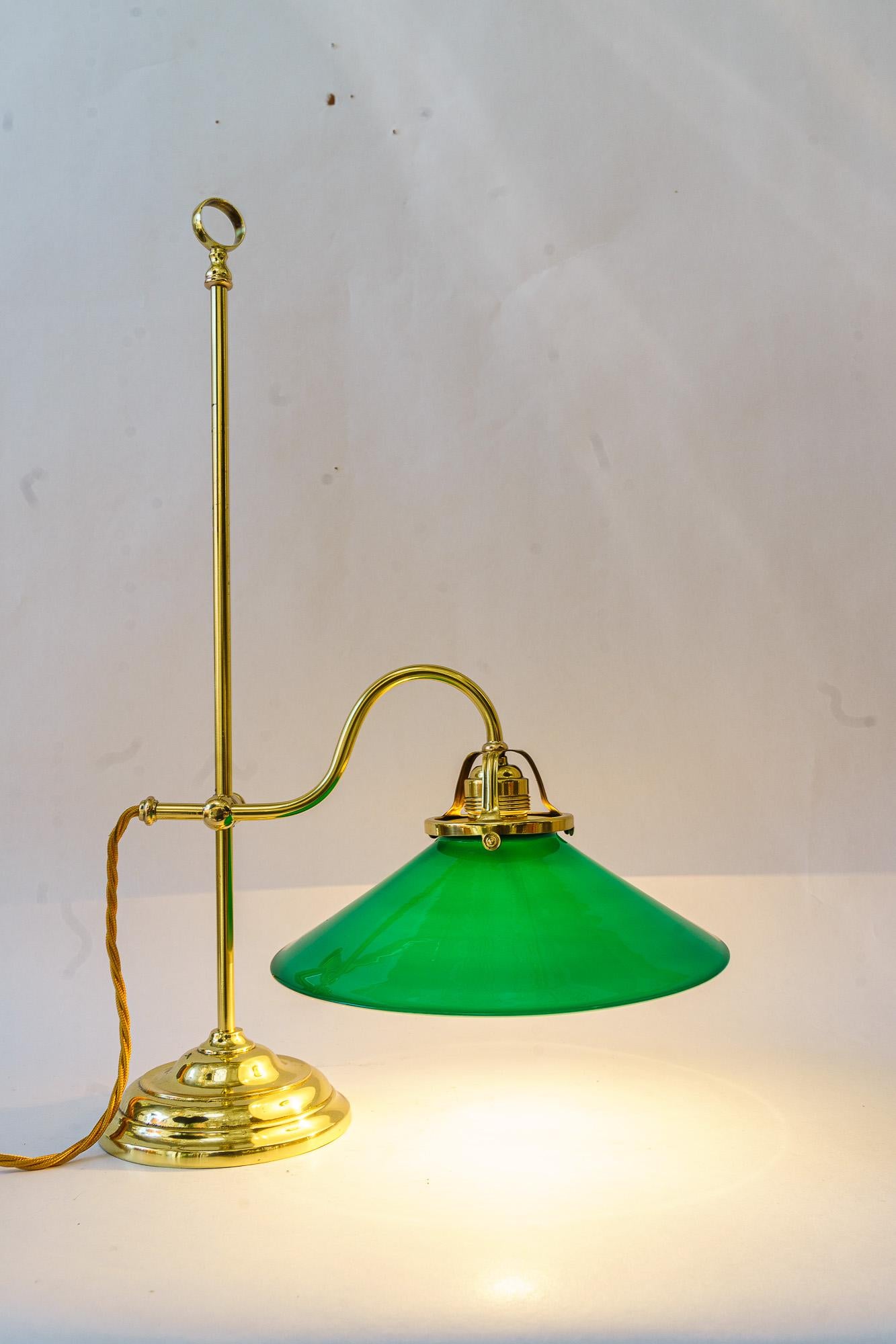Lampe condor Art Déco avec abat-jour en verre antique d'origine viennoise des années 1920 en vente 6