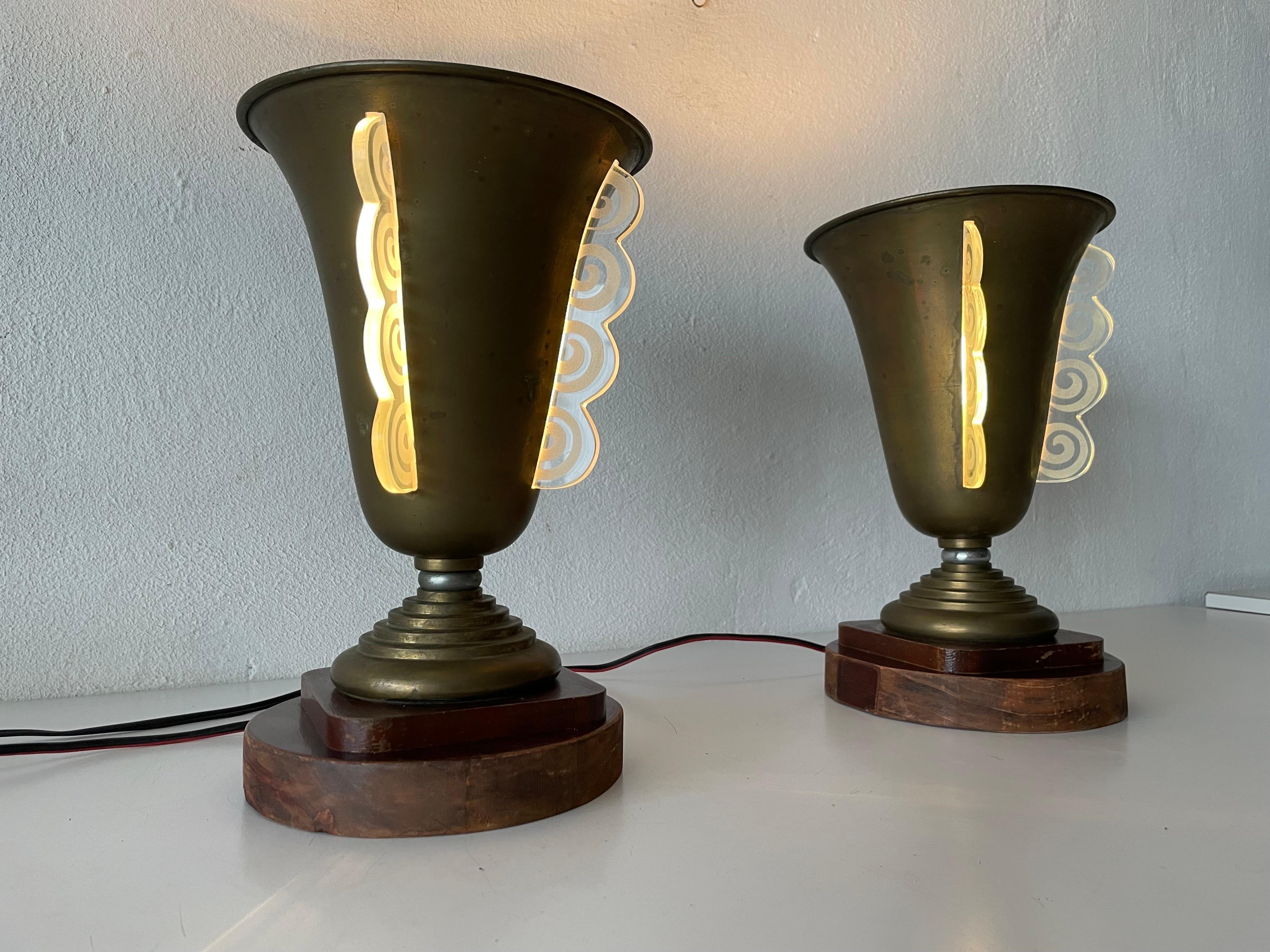Art Deco Conic Design Pair of Table Lamps by Mazda, 1940s, France For Sale 8