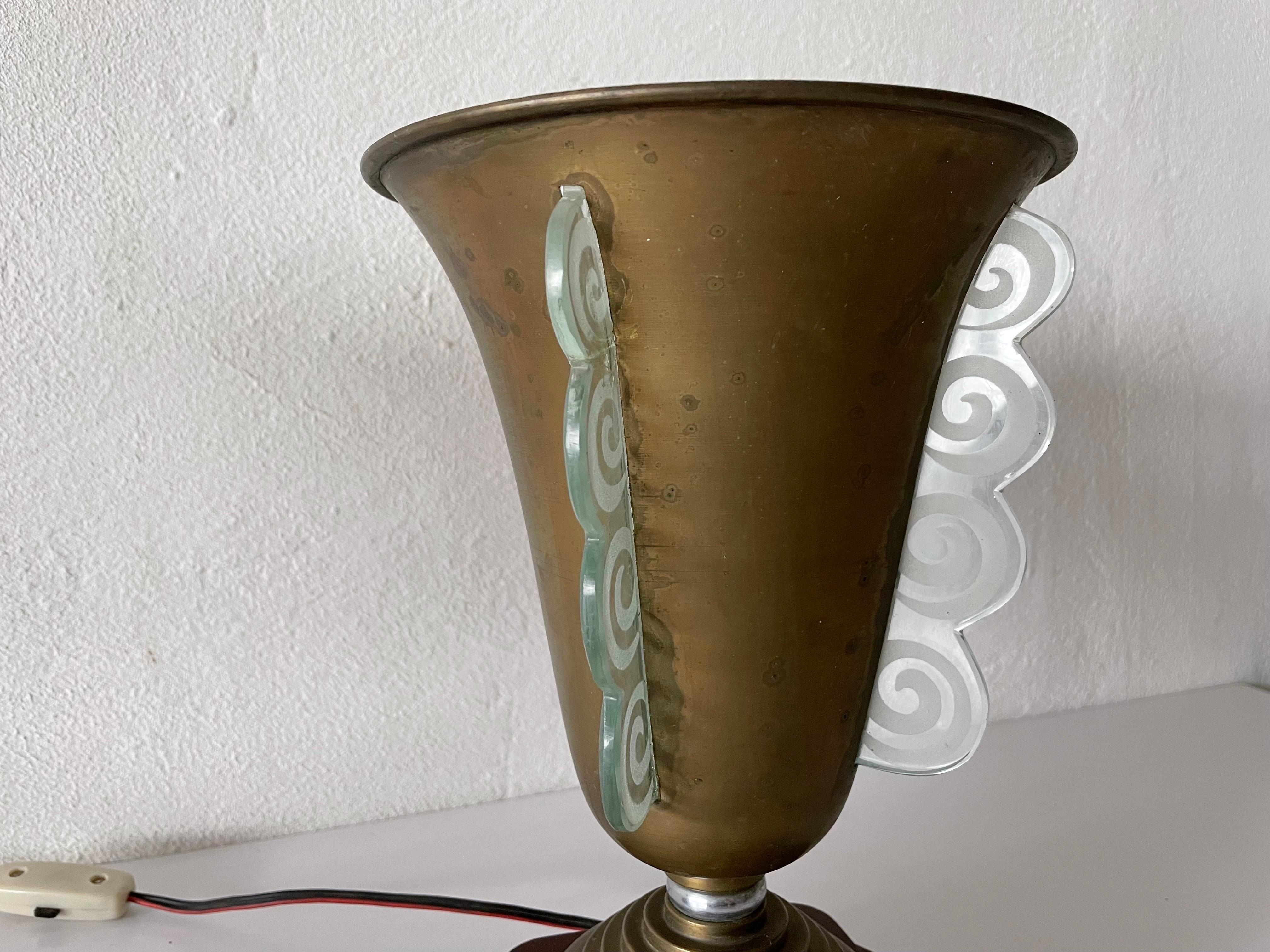 Paire de Lampes de Table Art Déco Conic Design par Mazda, Années 1940, France Excellent état - En vente à Hagenbach, DE