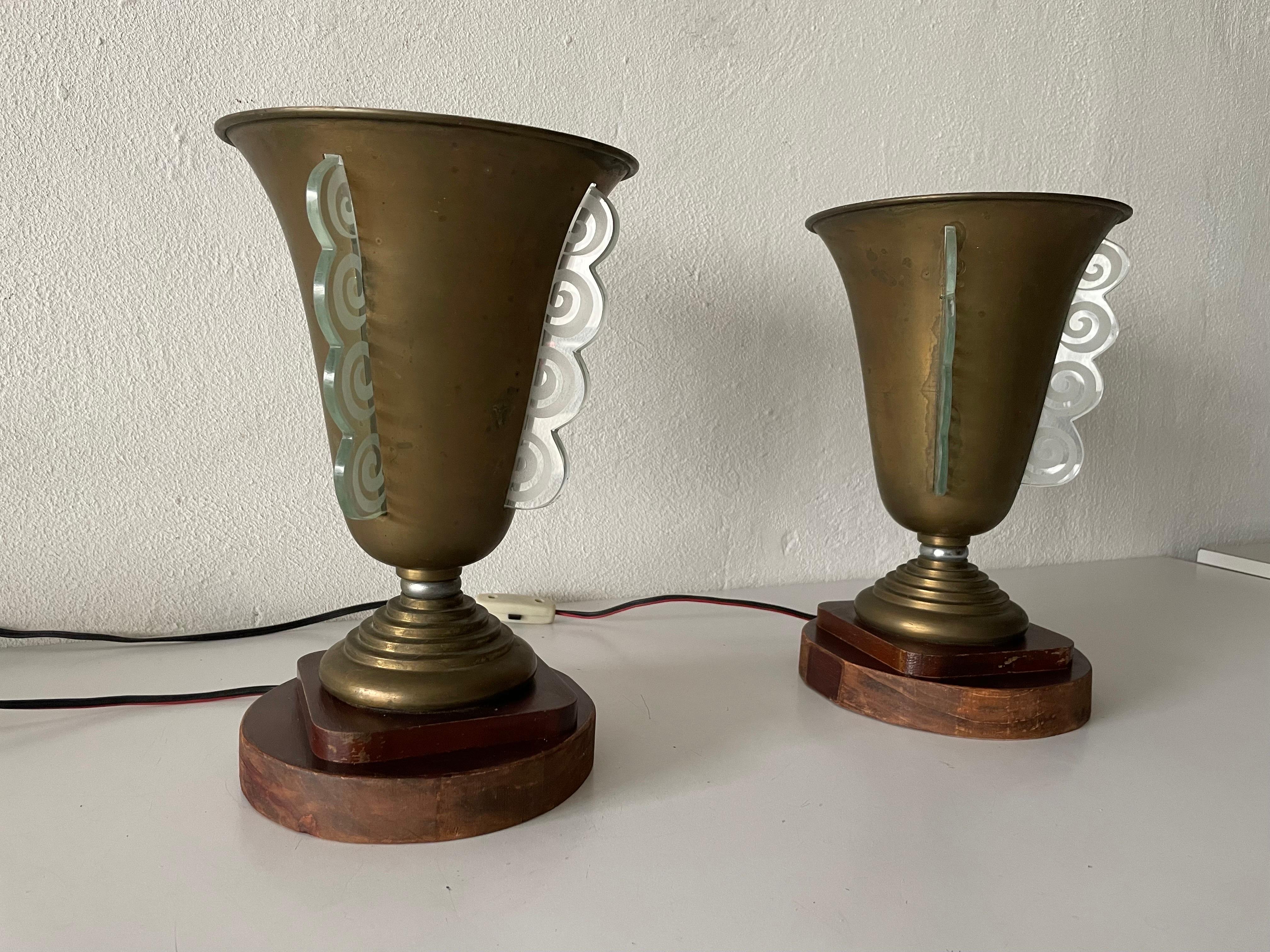 Art Deco Conic Design Pair of Table Lamps by Mazda, 1940s, France For Sale 2