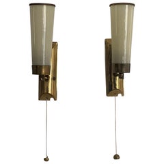 Appliques Art Déco en verre opalin conique et laiton, années 1940, Allemagne