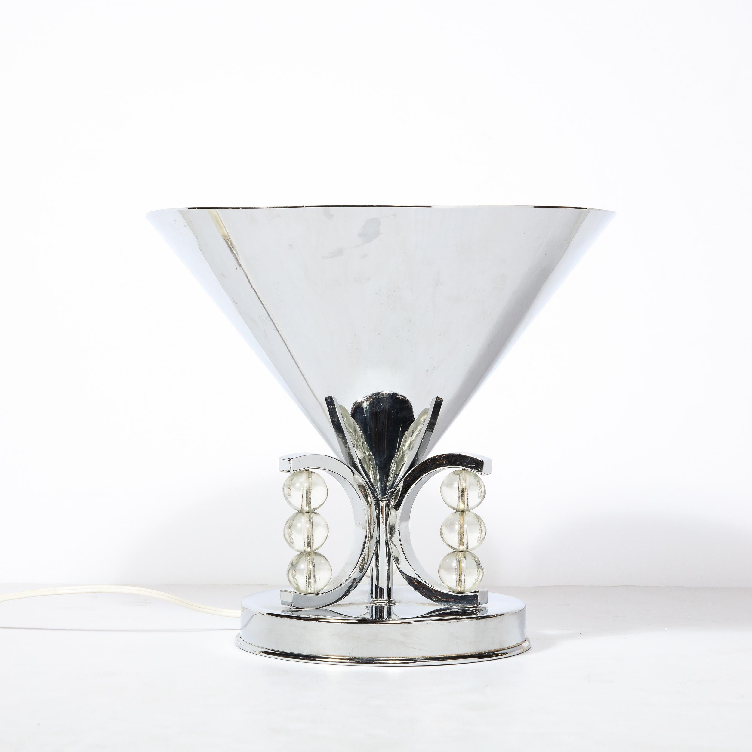 Lampe de bureau conique Art Déco en chrome avec détails en forme de boule de verre empilée Excellent état - En vente à New York, NY