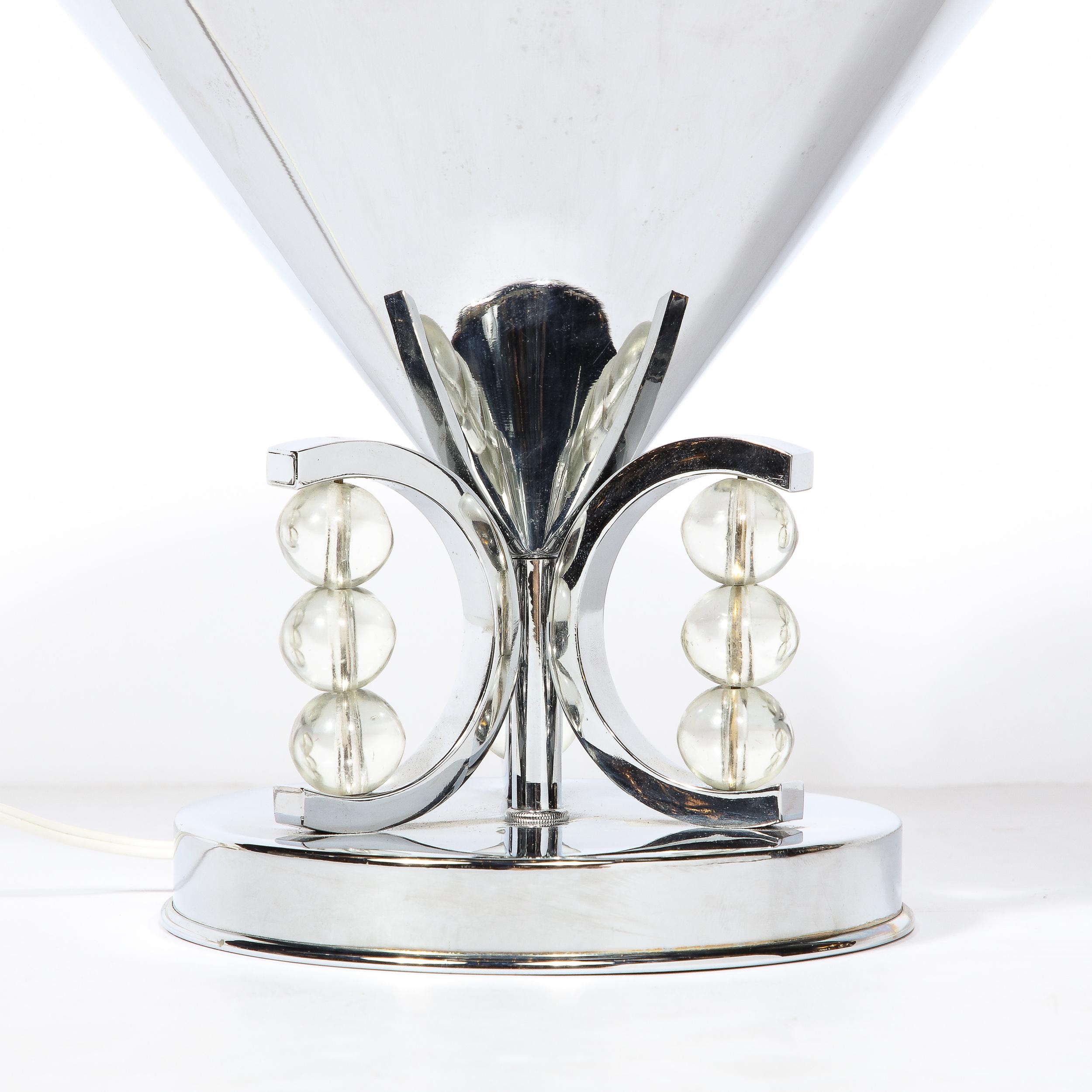 Milieu du XXe siècle Lampe de bureau conique Art Déco en chrome avec détails en forme de boule de verre empilée en vente