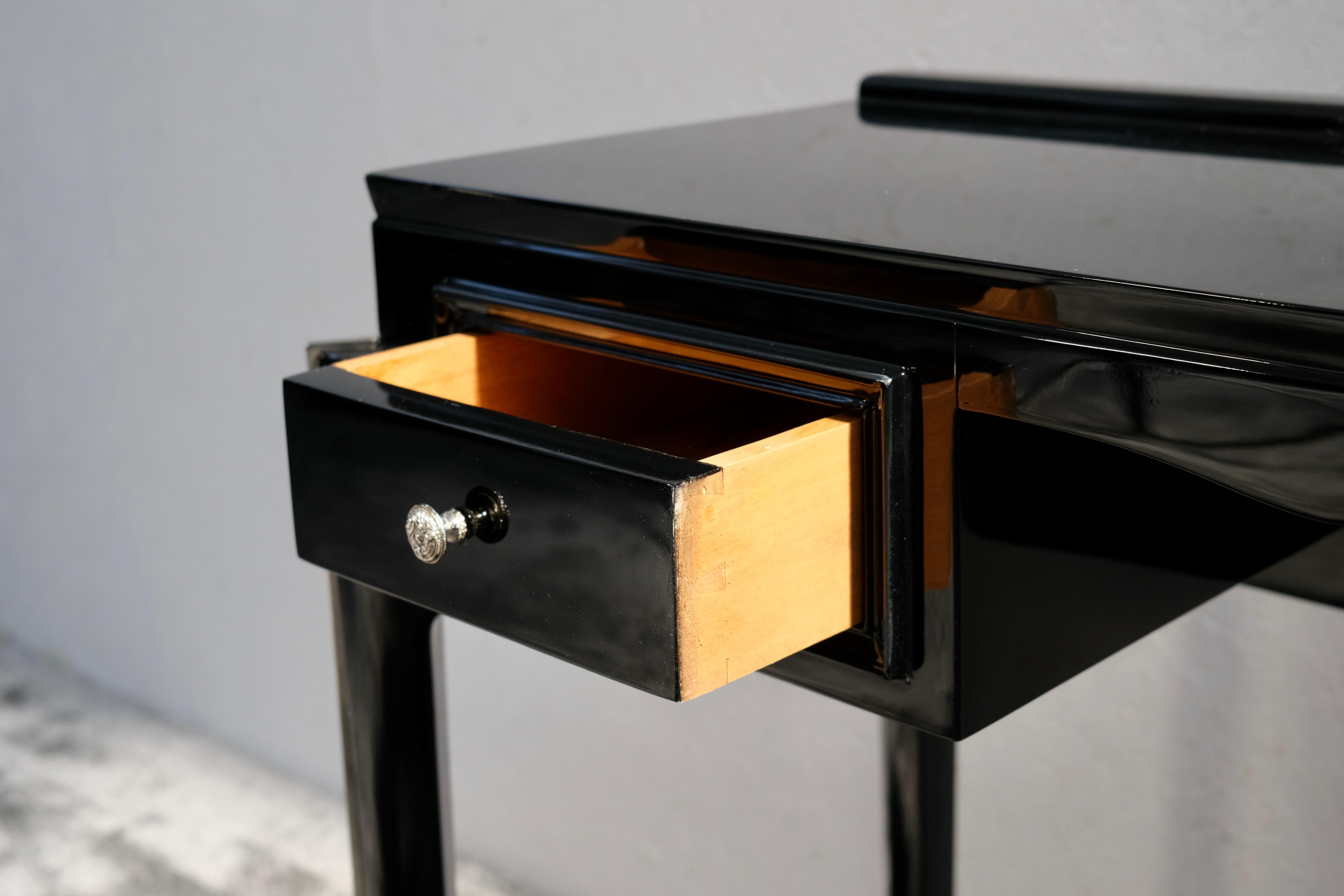 Art Deco Konsole oder Waschtisch in schwarzem Lack mit Metallverzierungen, 1930er Jahre im Angebot 1