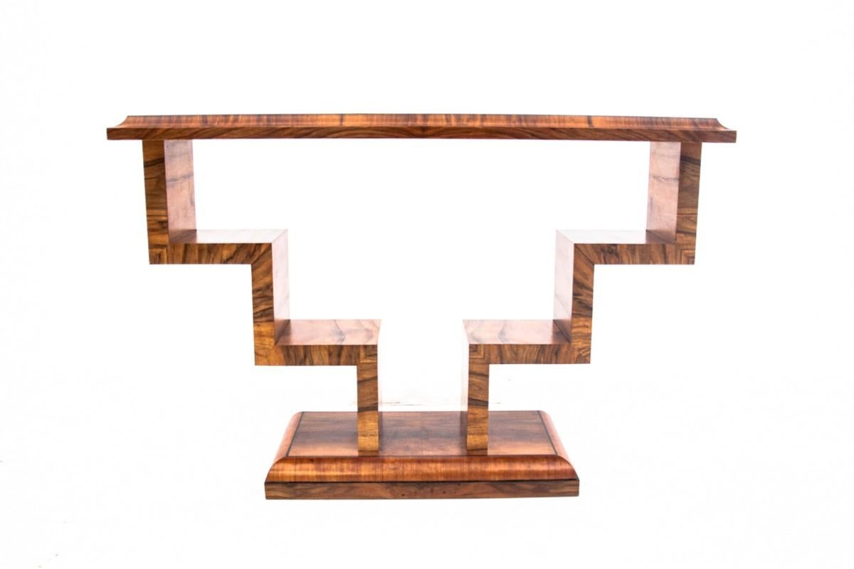 Art Deco console, Poland, 1940s

Very good condition, after professional renovation.

Wood: walnut

dimensions: height 83 cm width 128 cm depth 39 cm