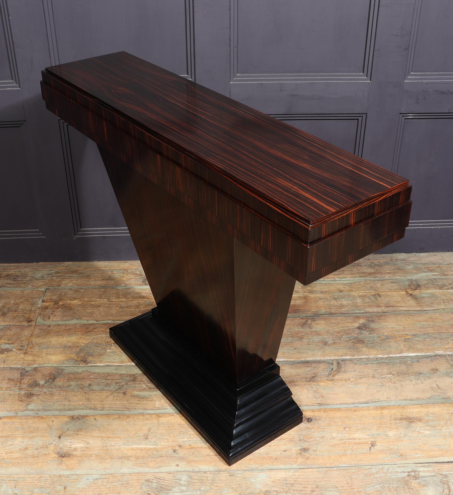 Art Deco Console Table in Macassar Ebony by Thomas London For Sale 2