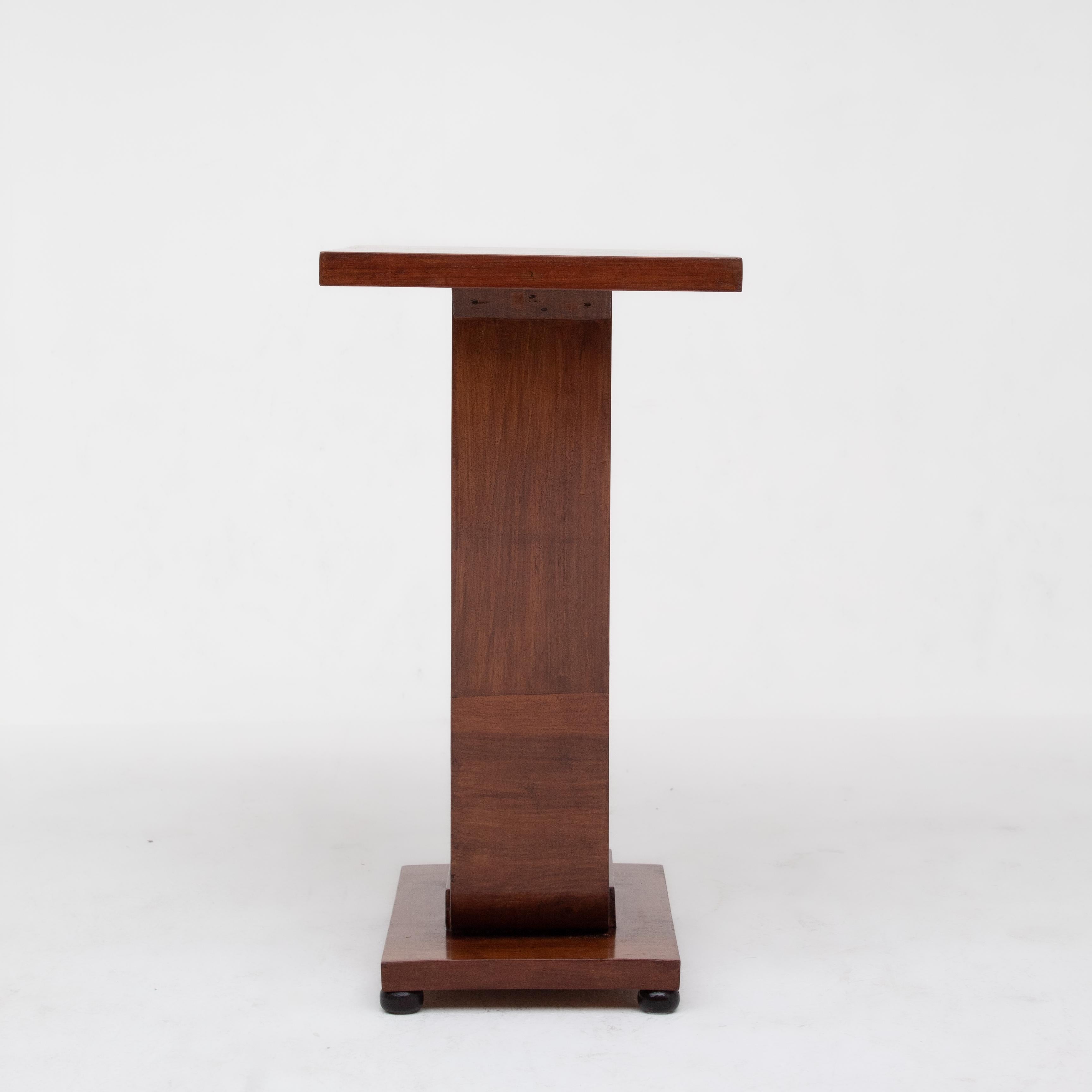 Italian Art Deco Console Table in Walnut For Sale