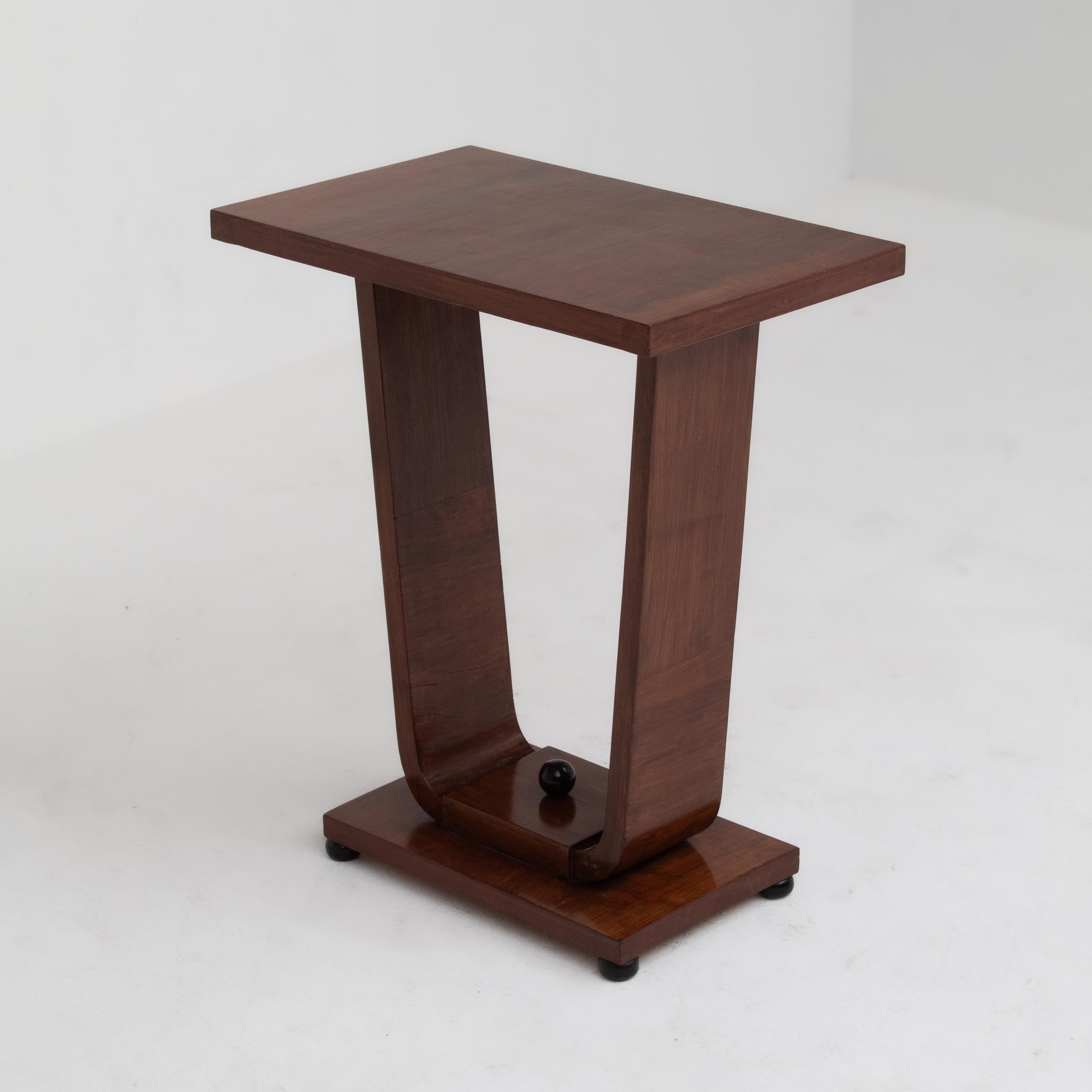 Art Deco Console Table in Walnut In Good Condition For Sale In Antwerpen, BE