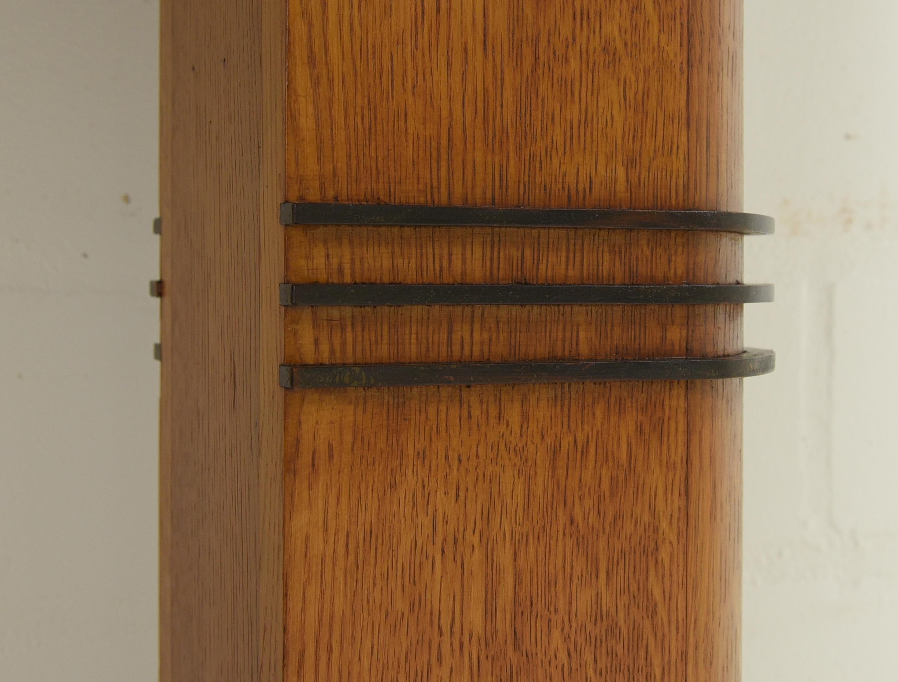 Konsolentisch / Wandtisch aus Eichenholz-Mahagoni im Art déco-Stil 1/2, 1930 im Angebot 2